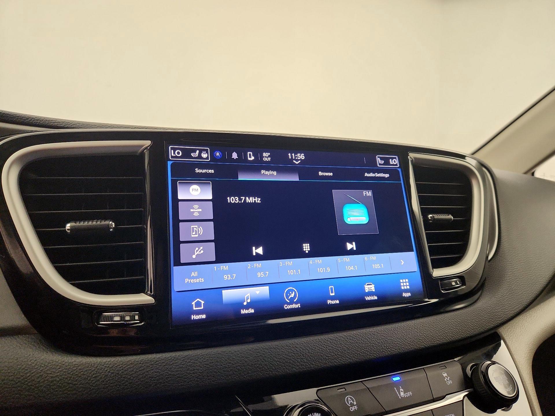 Thumbnail: 2022 Chrysler Pacifica - 15