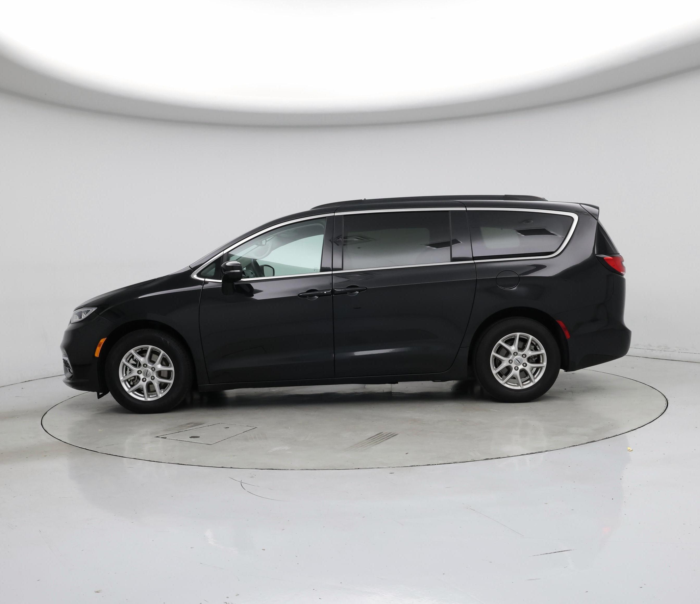 Thumbnail: 2022 Chrysler Pacifica - 3