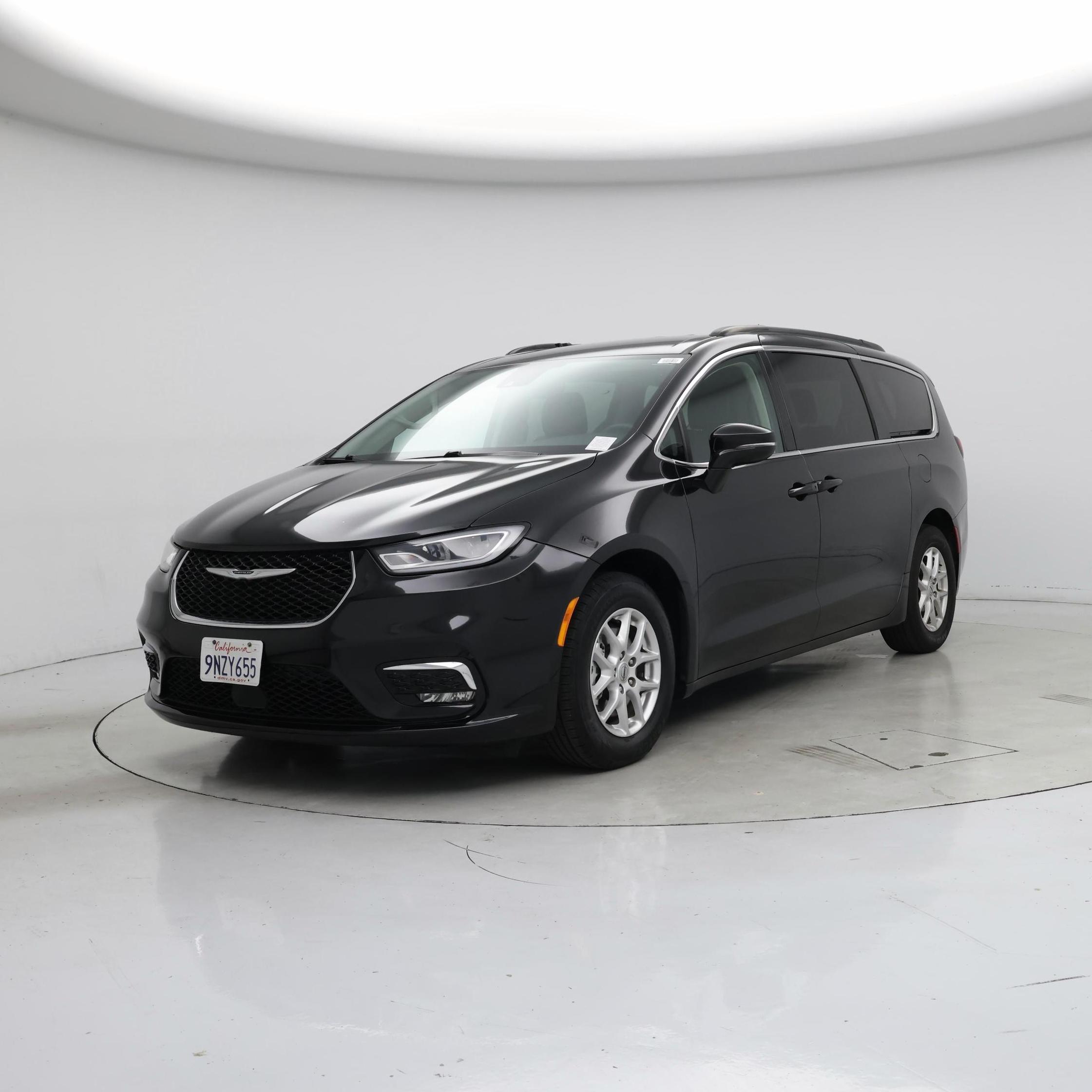 Thumbnail: 2022 Chrysler Pacifica - 4