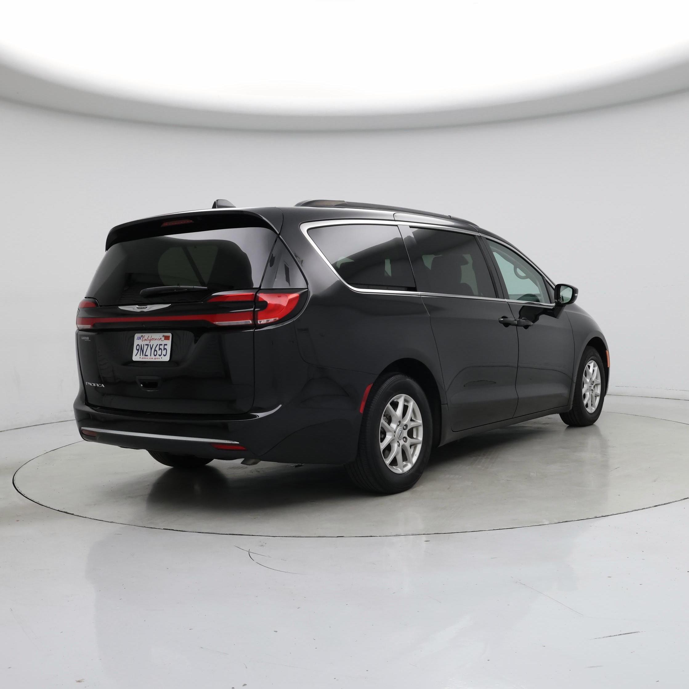 Thumbnail: 2022 Chrysler Pacifica - 8