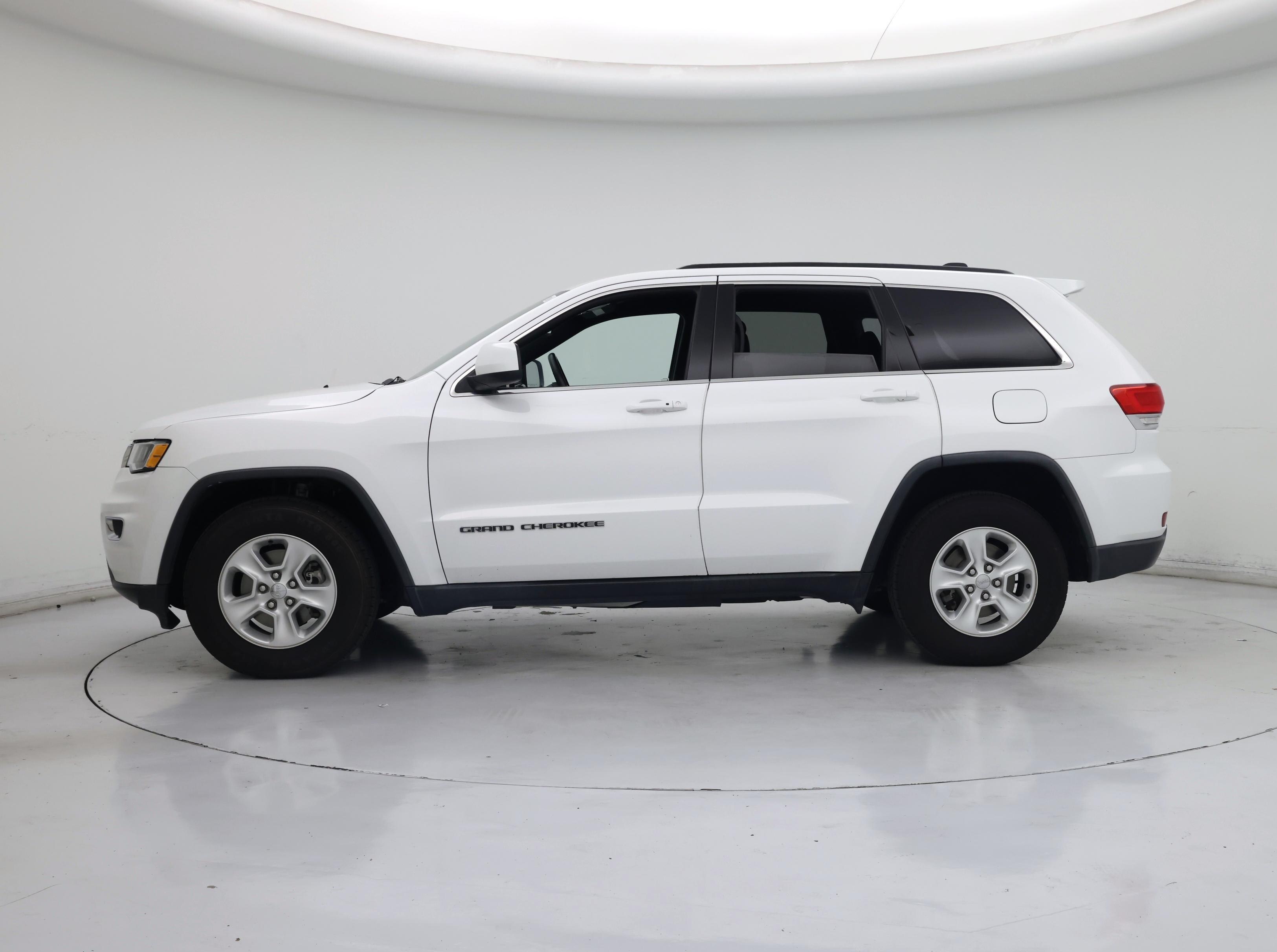 Thumbnail: 2017 Jeep Grand Cherokee - 3