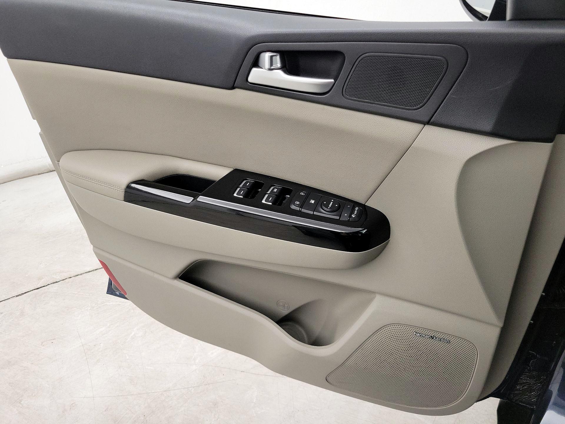 Thumbnail: 2022 Kia Sportage - 12