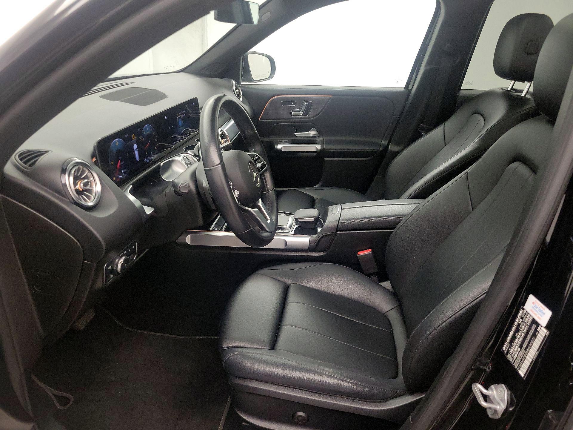 Thumbnail: 2021 Mercedes-Benz GLB - 11