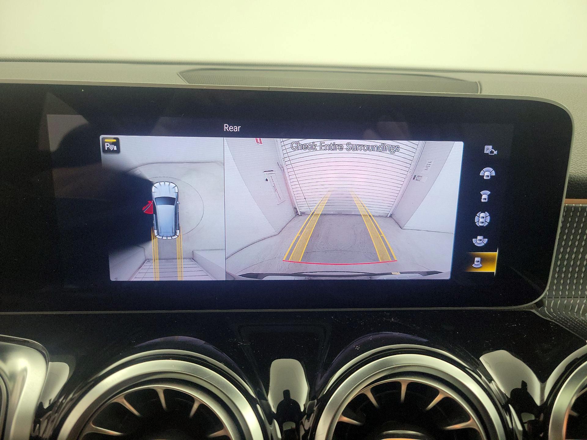 Thumbnail: 2021 Mercedes-Benz GLB - 14