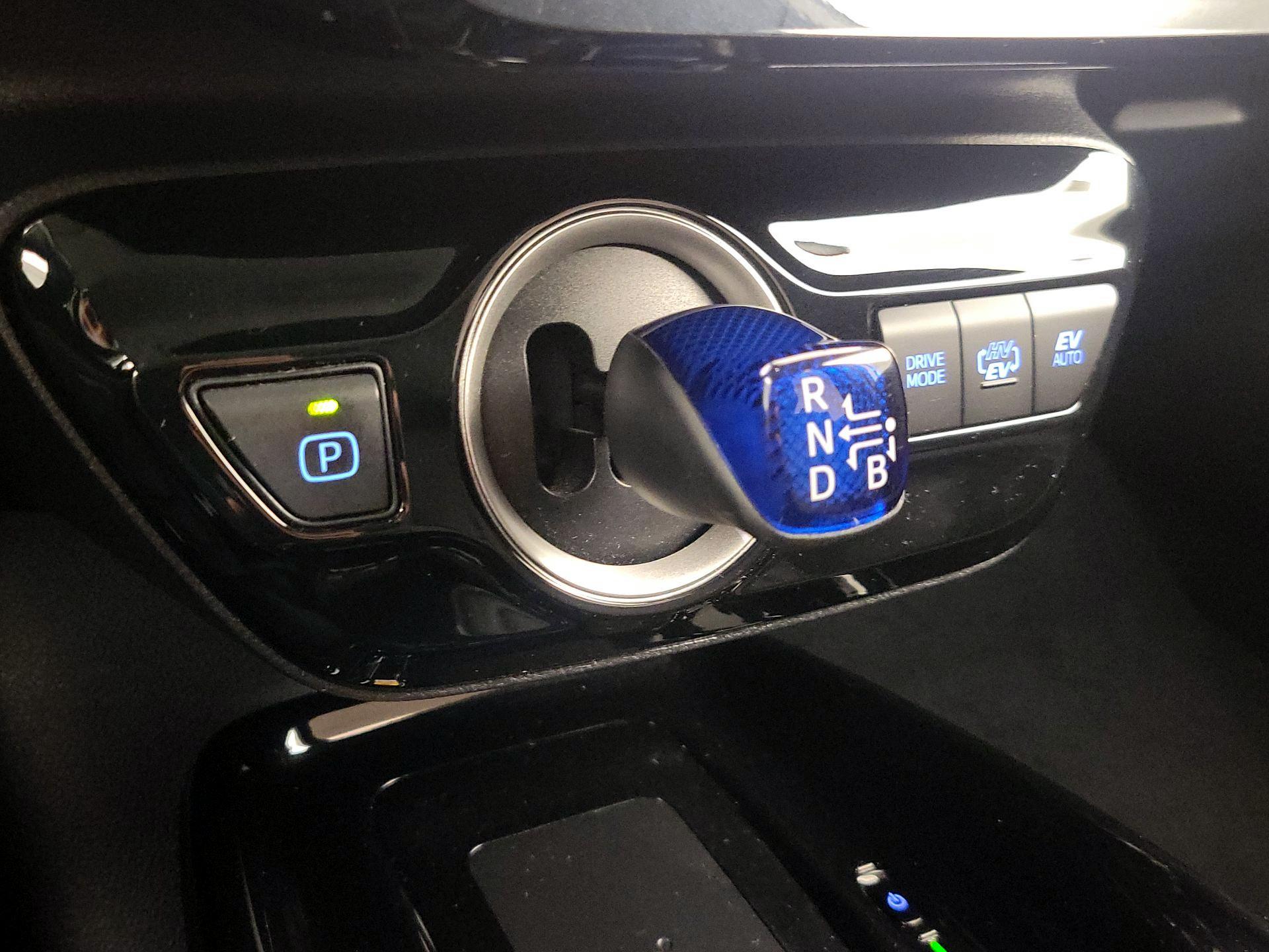 Thumbnail: 2022 Toyota Prius Prime - 18