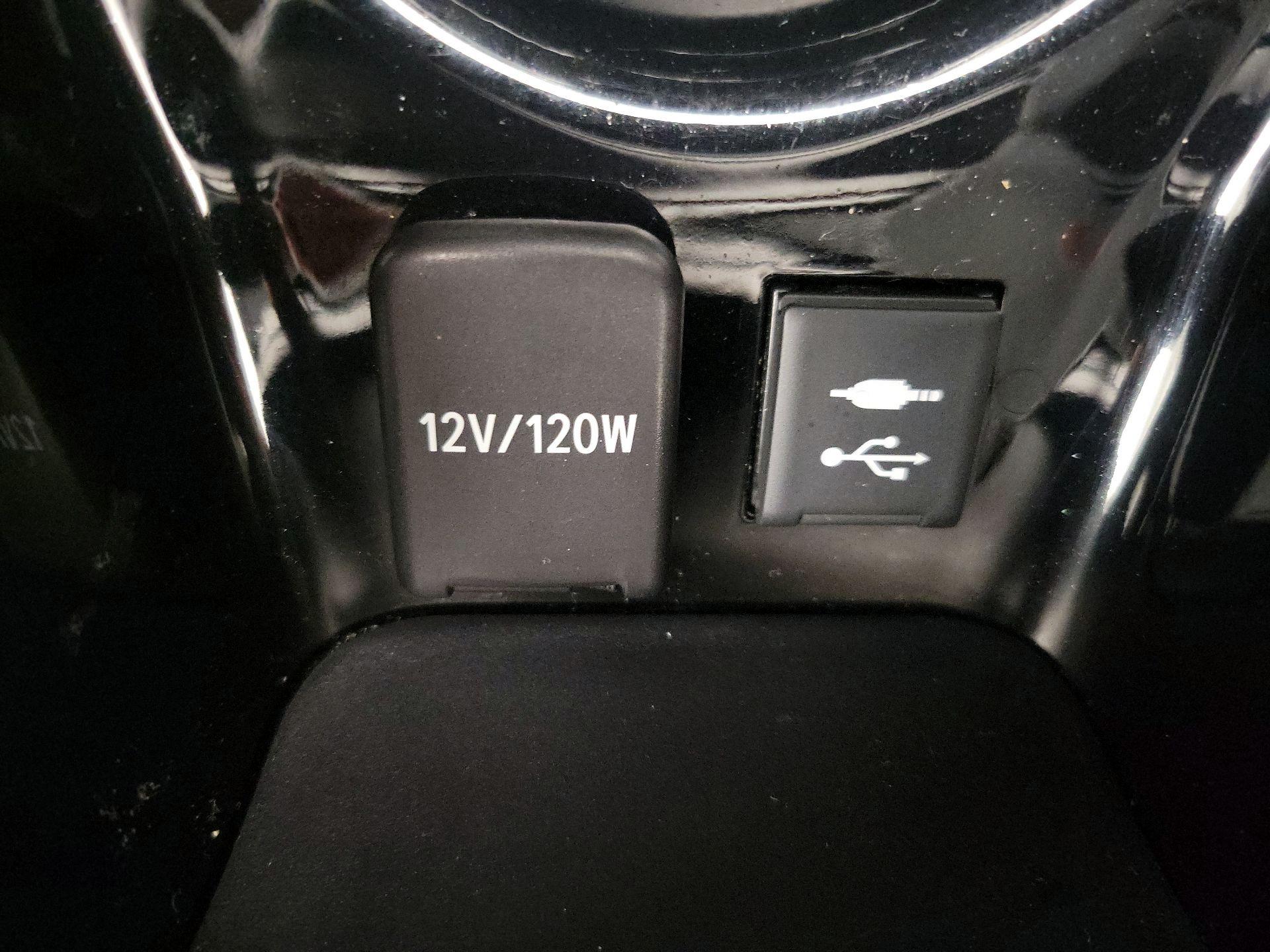 Thumbnail: 2022 Toyota Prius Prime - 19