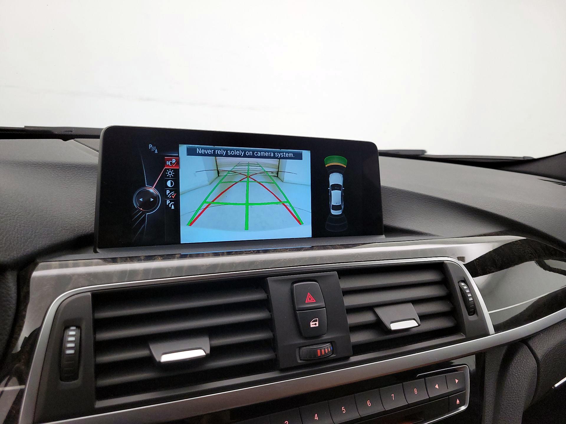 Thumbnail: 2016 BMW 3 Series - 15