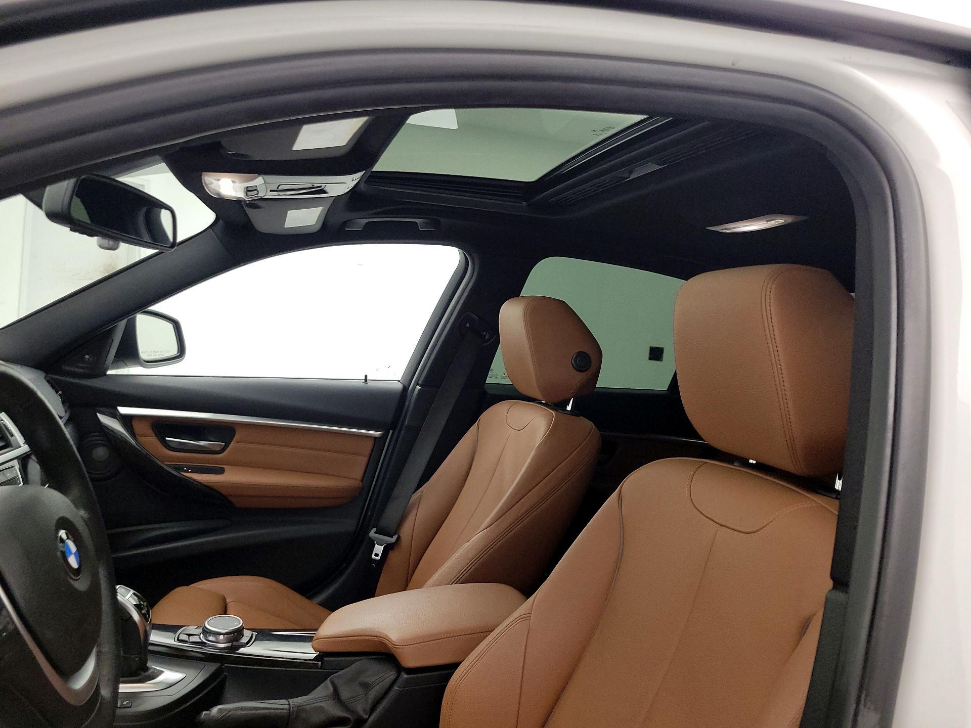 Thumbnail: 2016 BMW 3 Series - 19