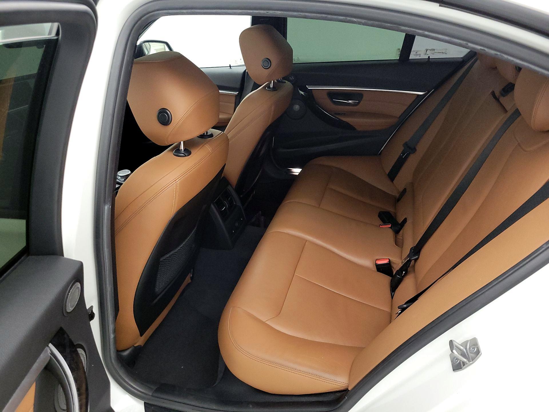 Thumbnail: 2016 BMW 3 Series - 20