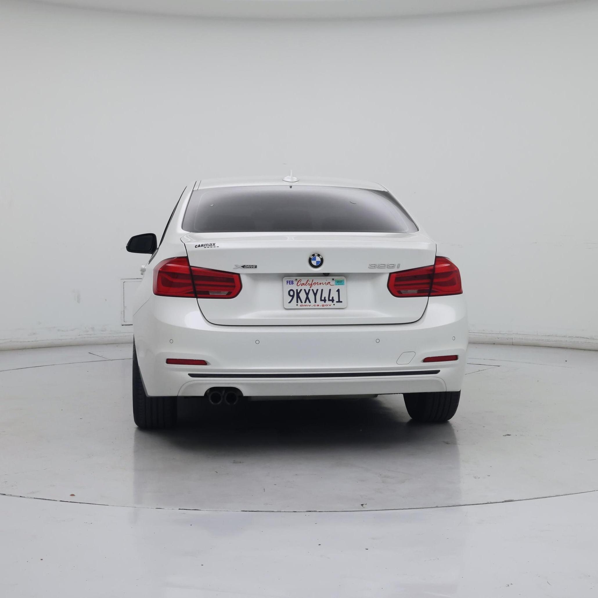 Thumbnail: 2016 BMW 3 Series - 6