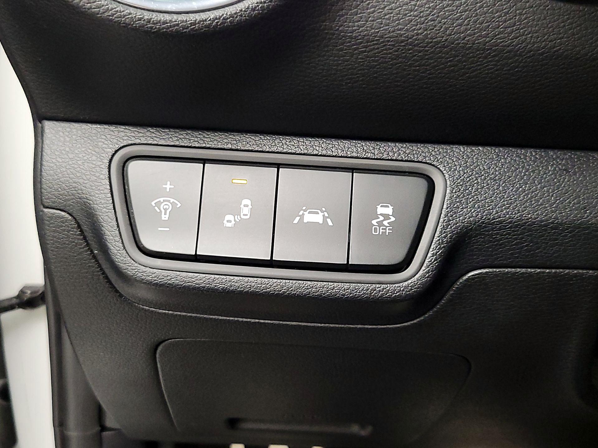 Thumbnail: 2021 Kia Forte - 13