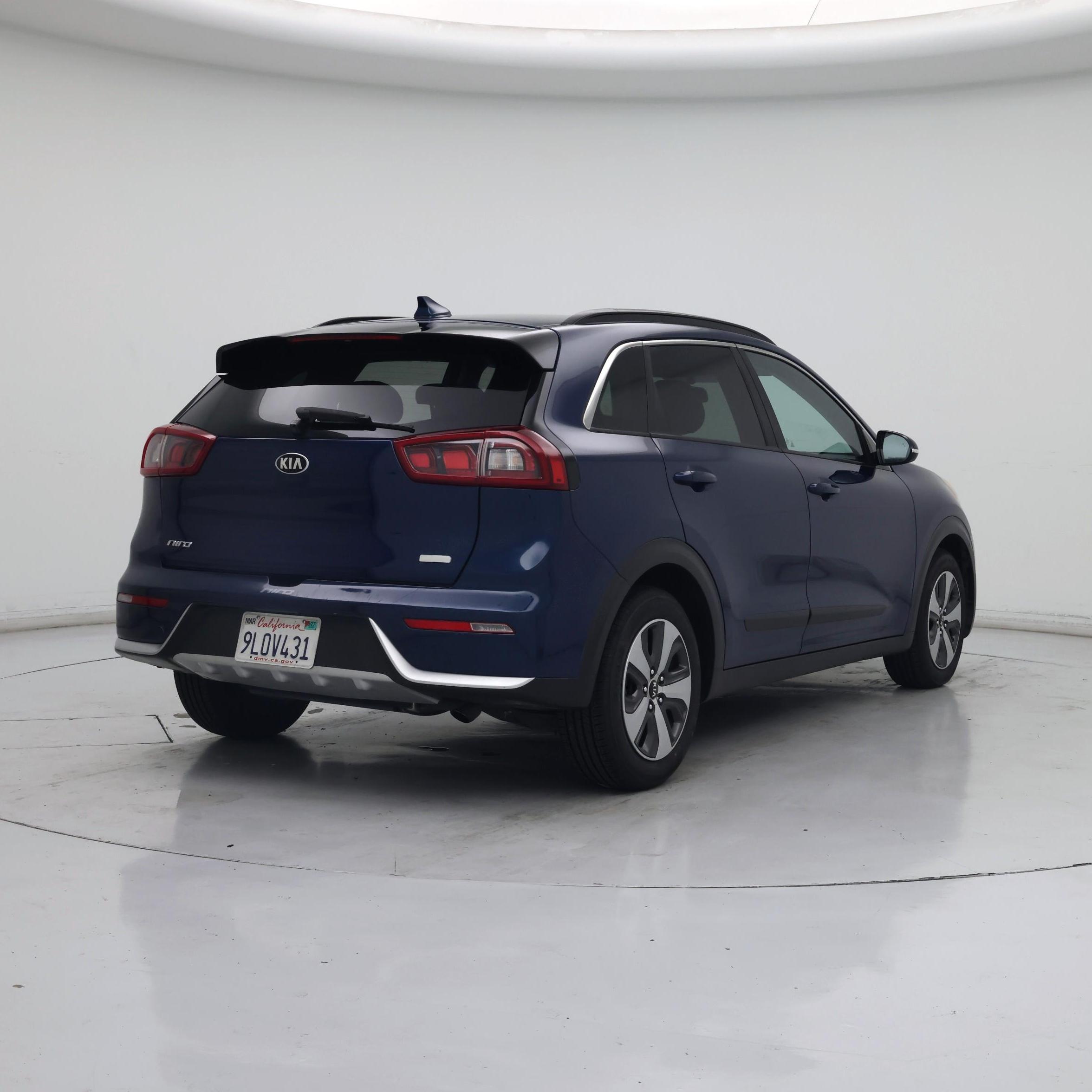 Thumbnail: 2017 Kia Niro - 8