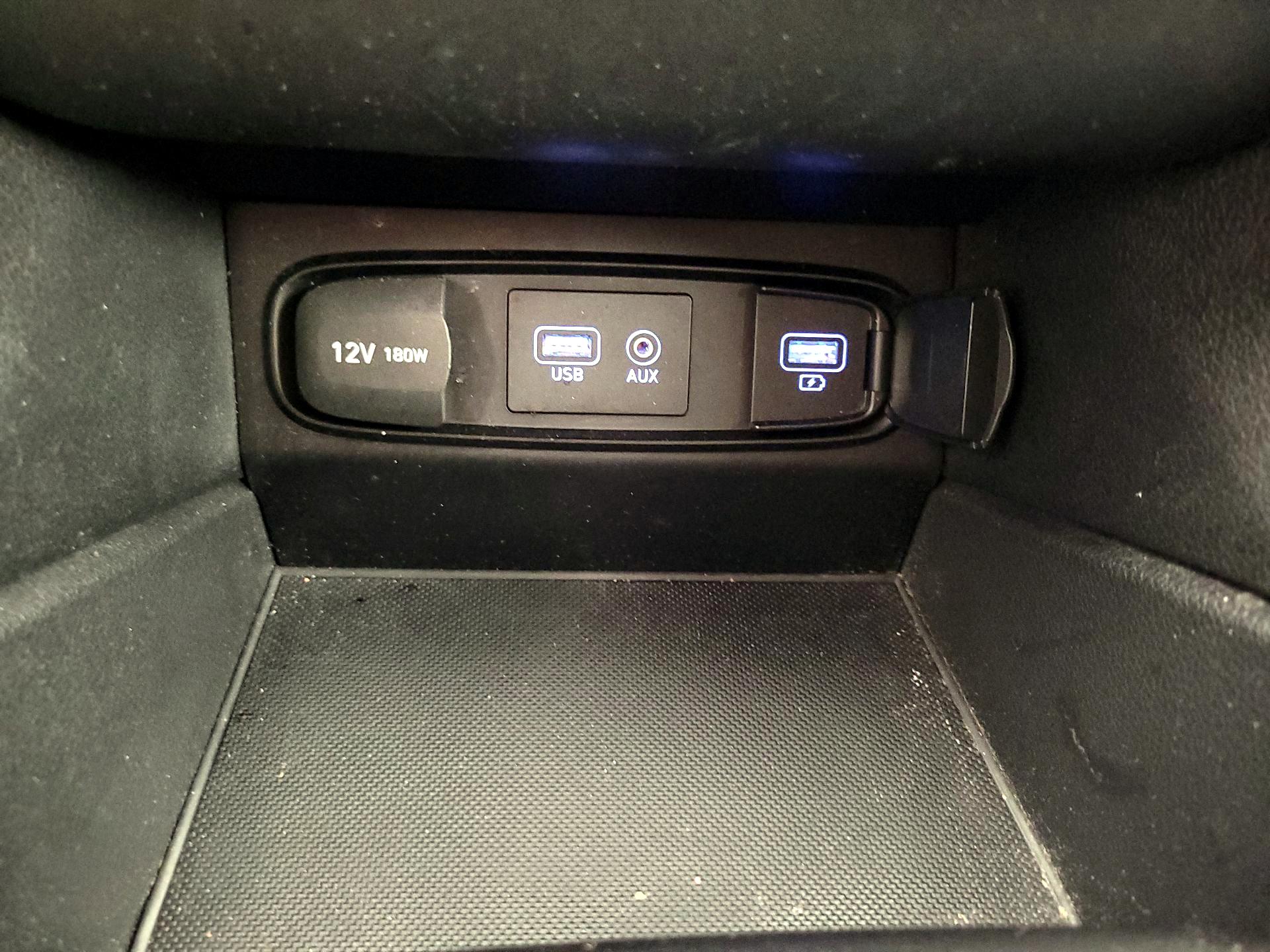Thumbnail: 2019 Hyundai Santa Fe - 18