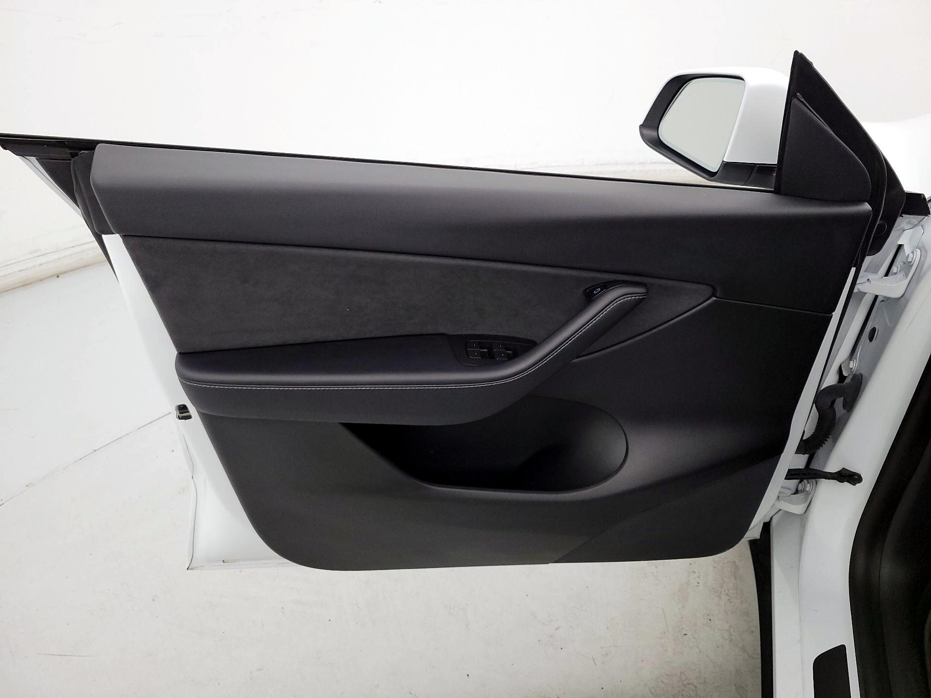 Thumbnail: 2021 Tesla Model Y - 12