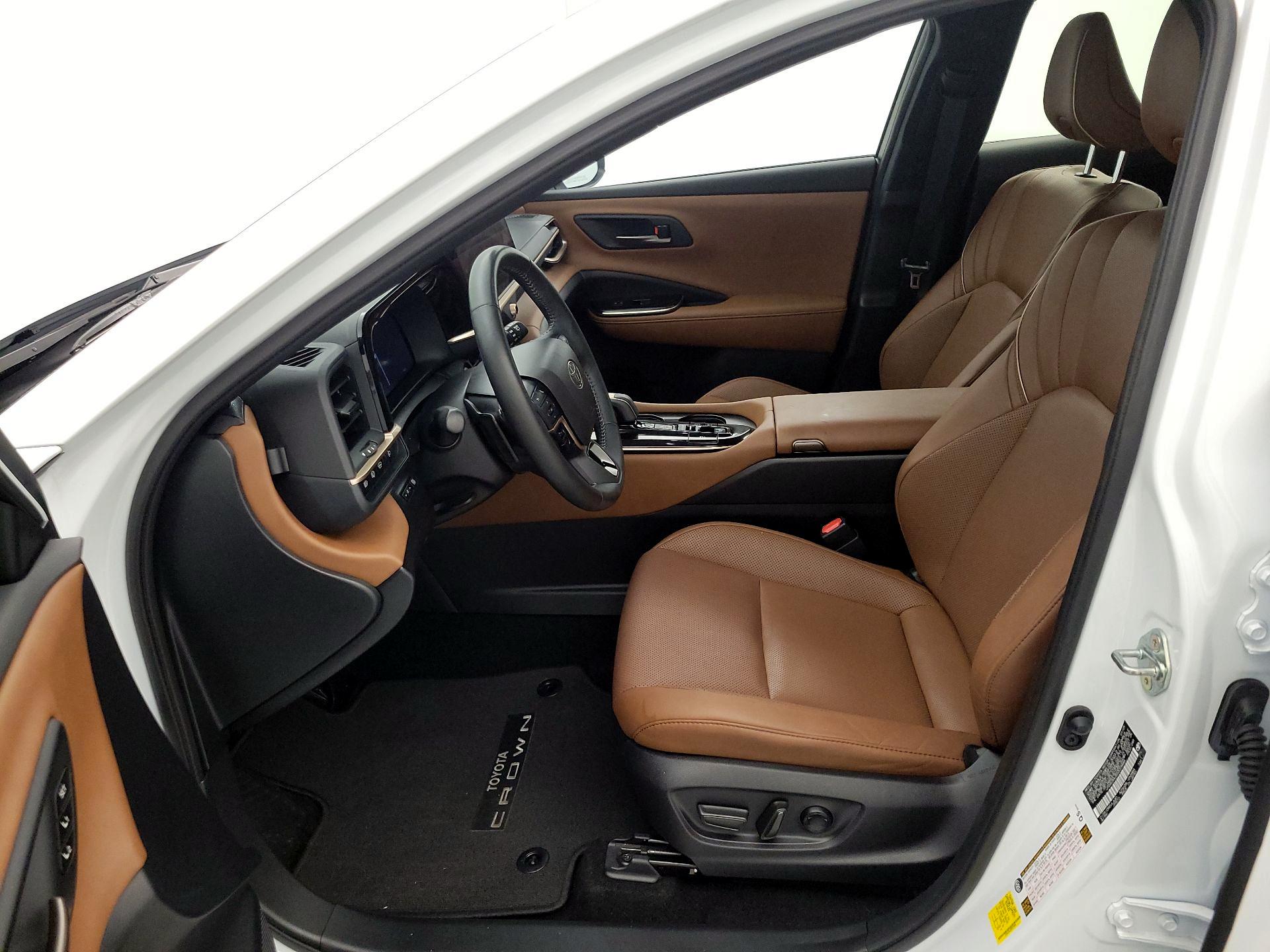 Thumbnail: 2025 Toyota Crown Signia - 11