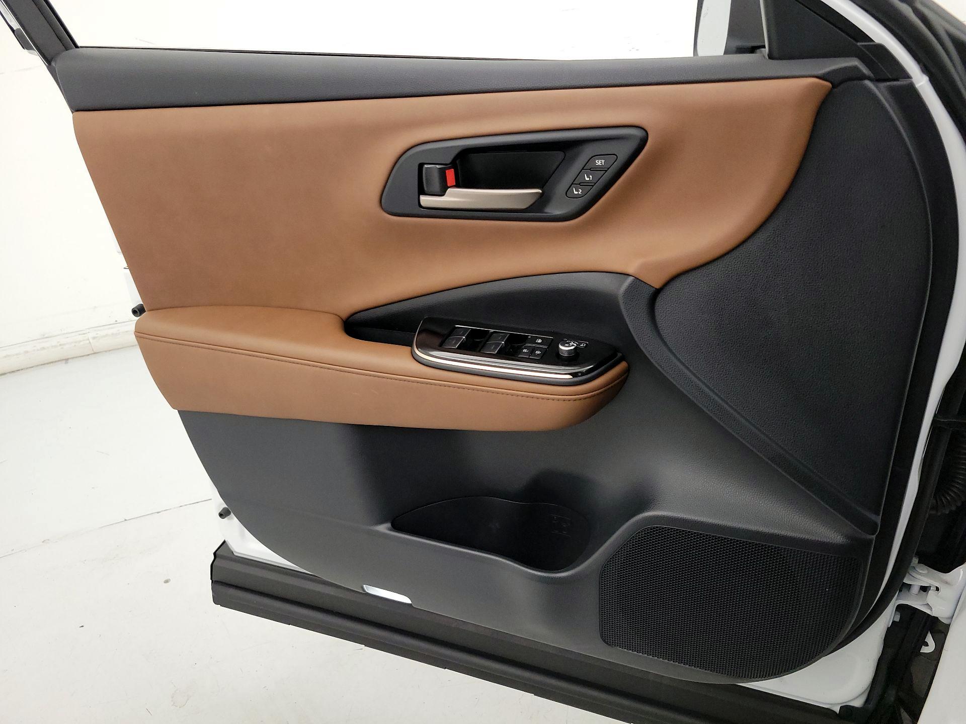 Thumbnail: 2025 Toyota Crown Signia - 12