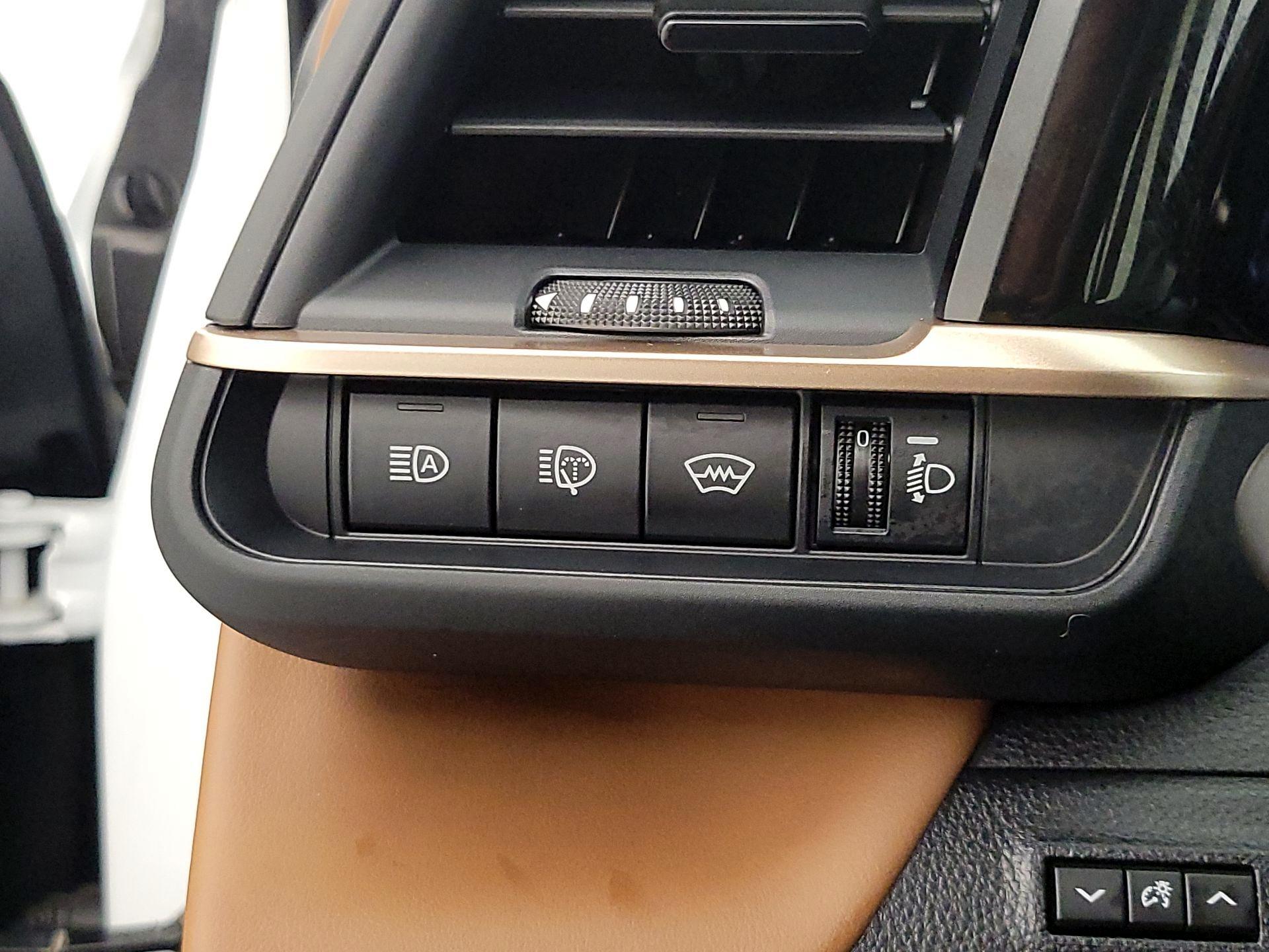 Thumbnail: 2025 Toyota Crown Signia - 13