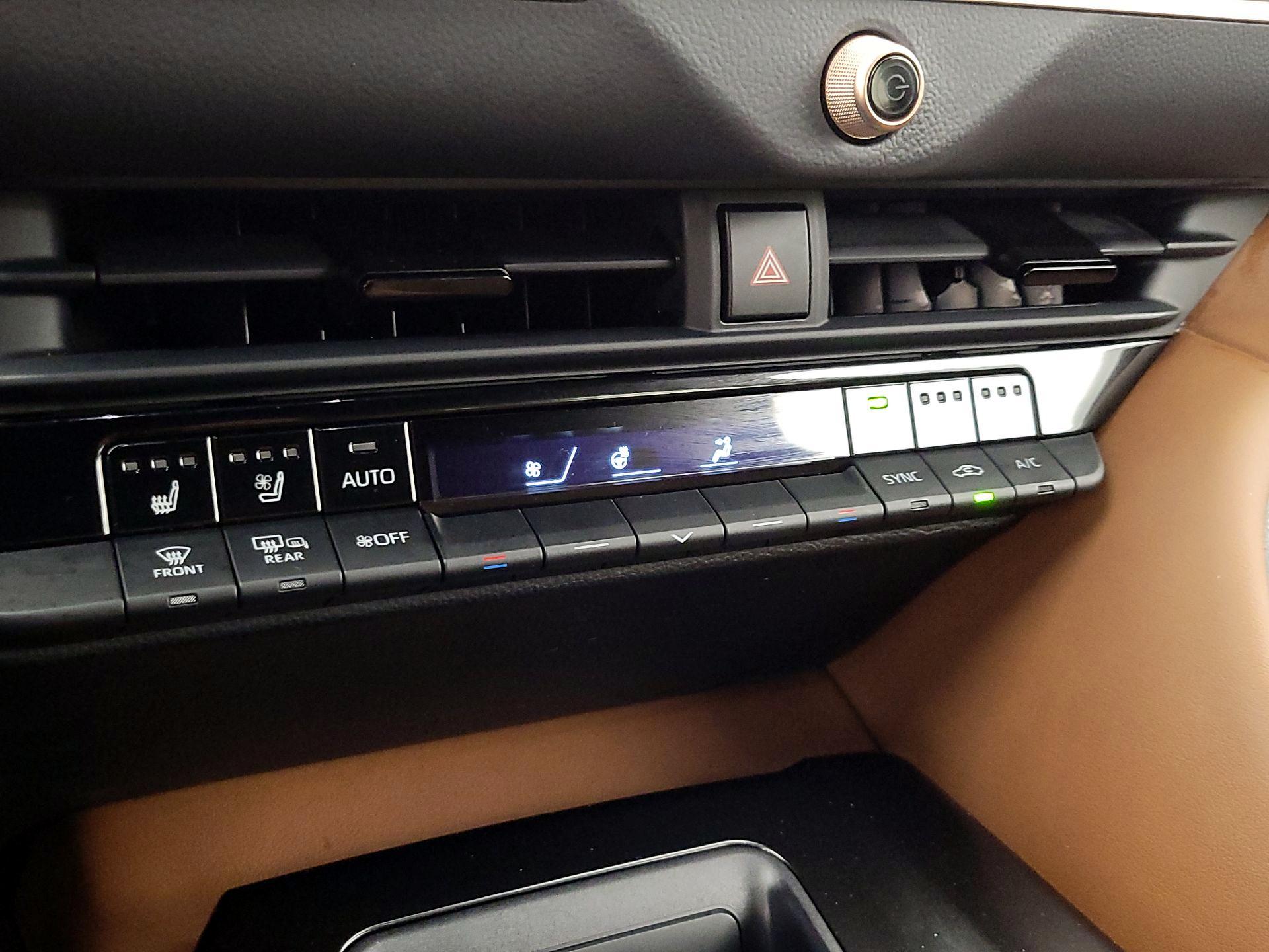 Thumbnail: 2025 Toyota Crown Signia - 16