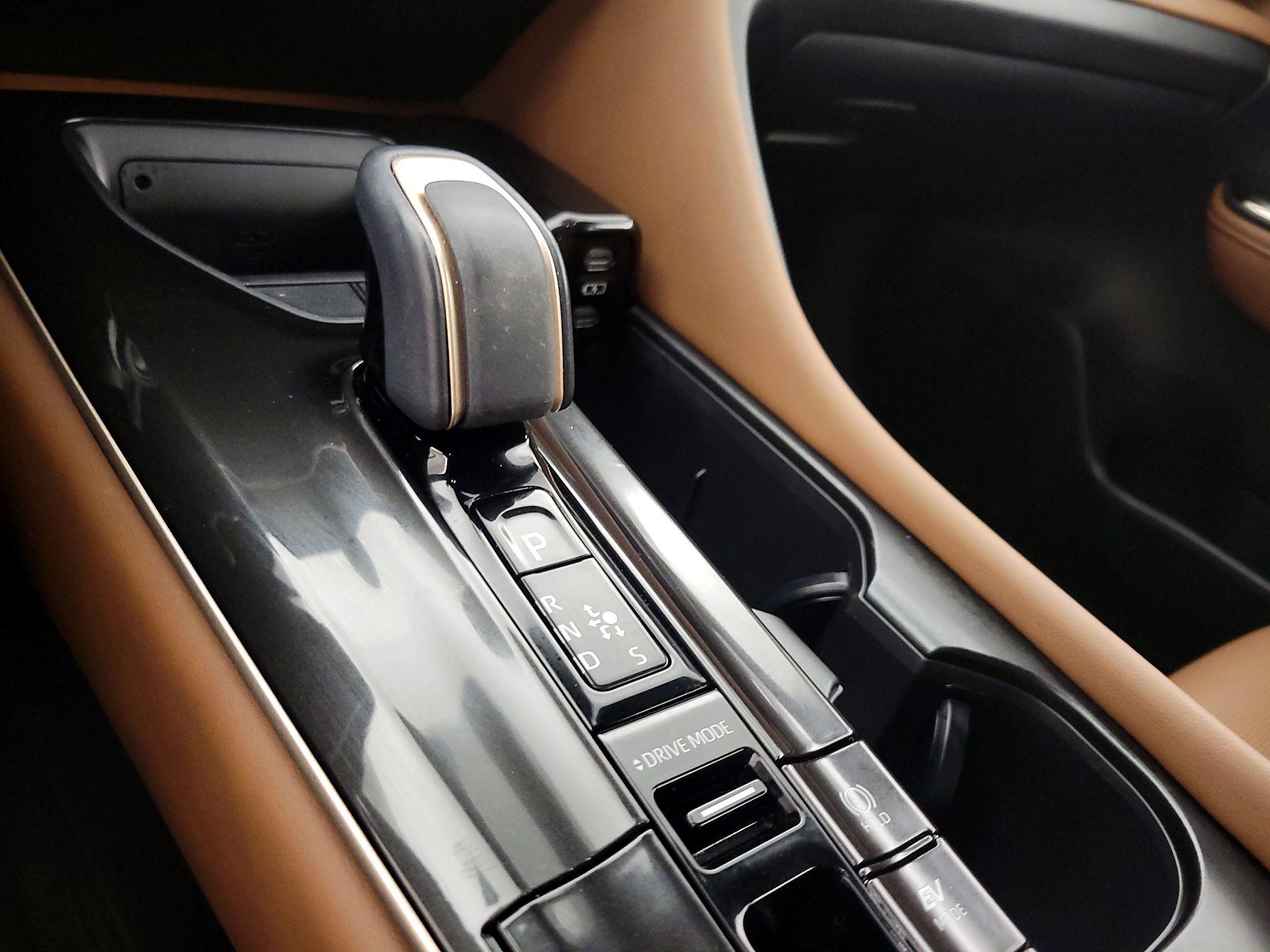 Thumbnail: 2025 Toyota Crown Signia - 17