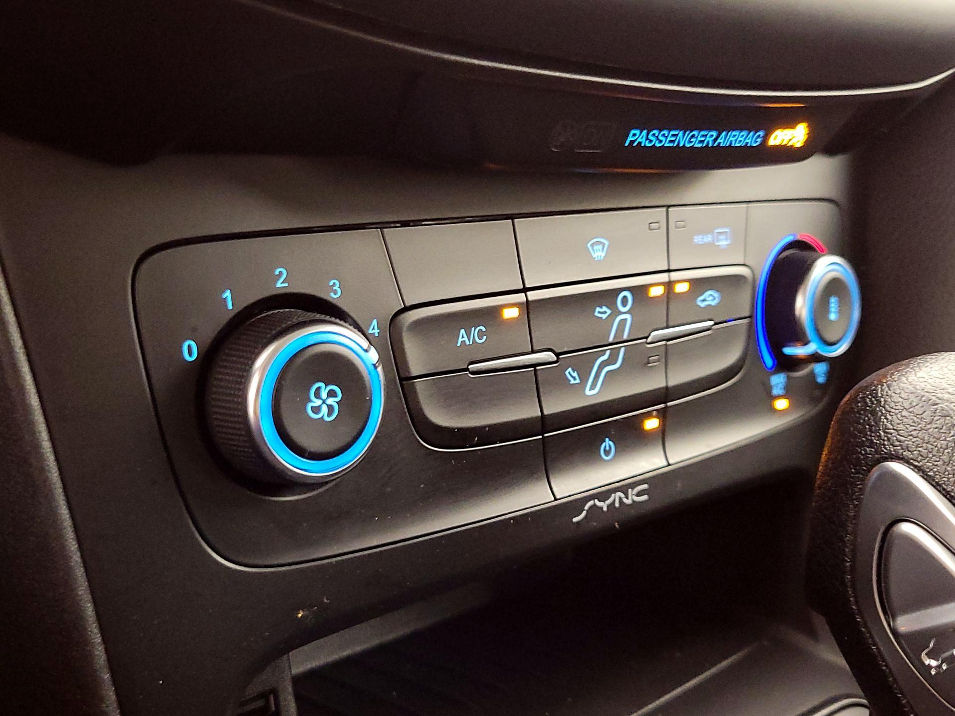 Thumbnail: 2017 Ford Focus - 14