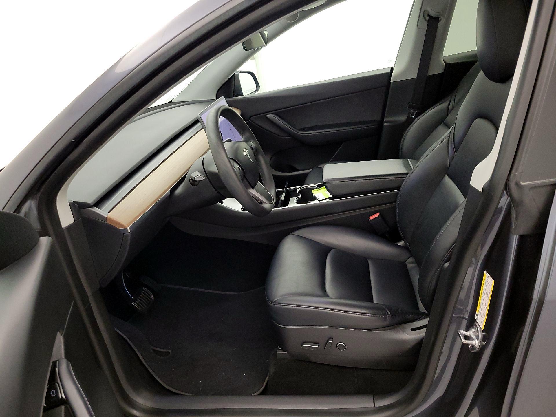 Thumbnail: 2023 Tesla Model 3 - 11