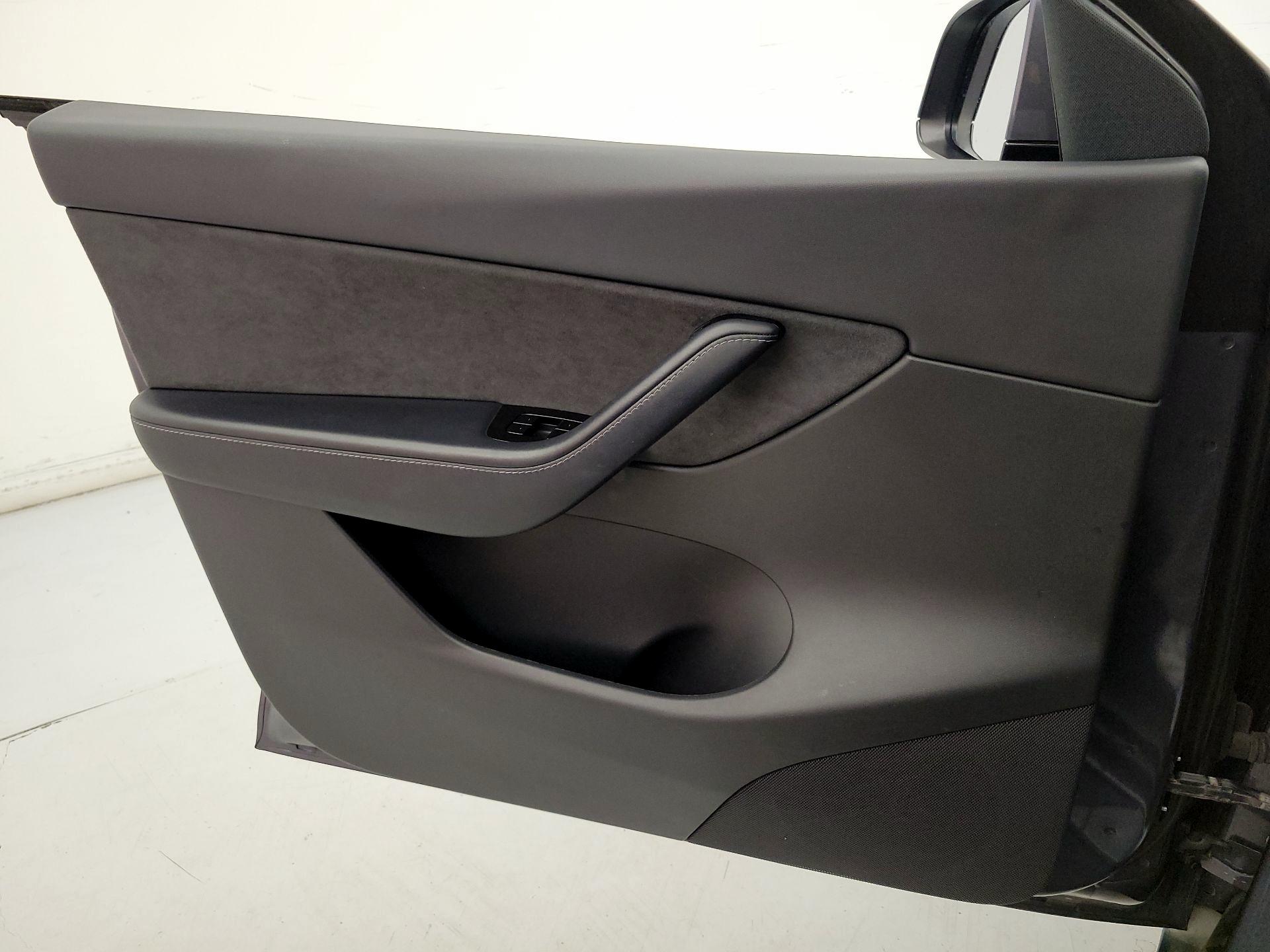 Thumbnail: 2023 Tesla Model 3 - 12