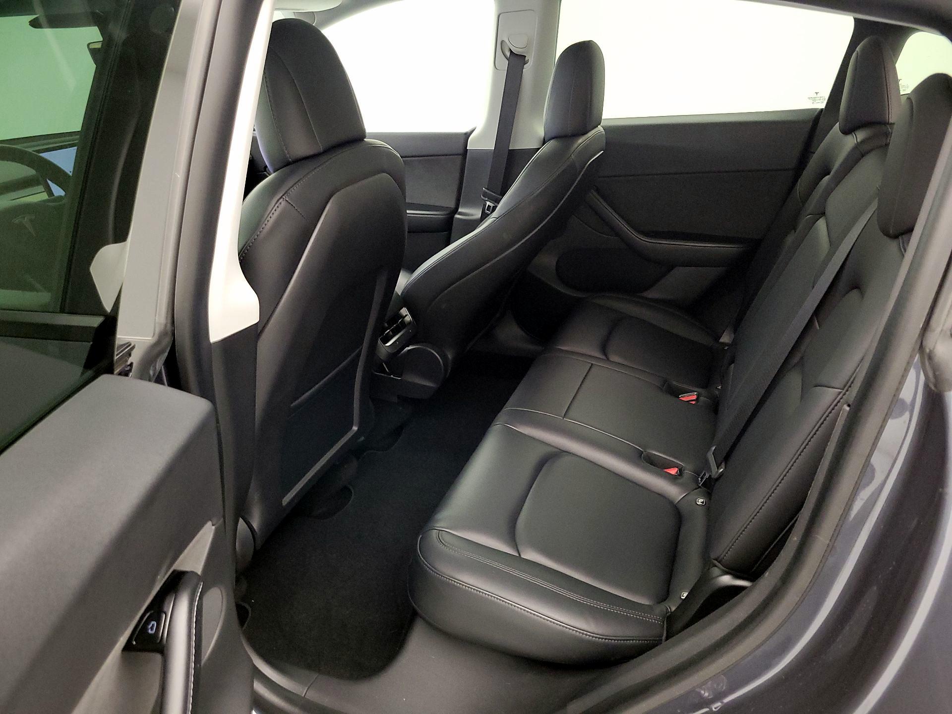 Thumbnail: 2023 Tesla Model 3 - 19