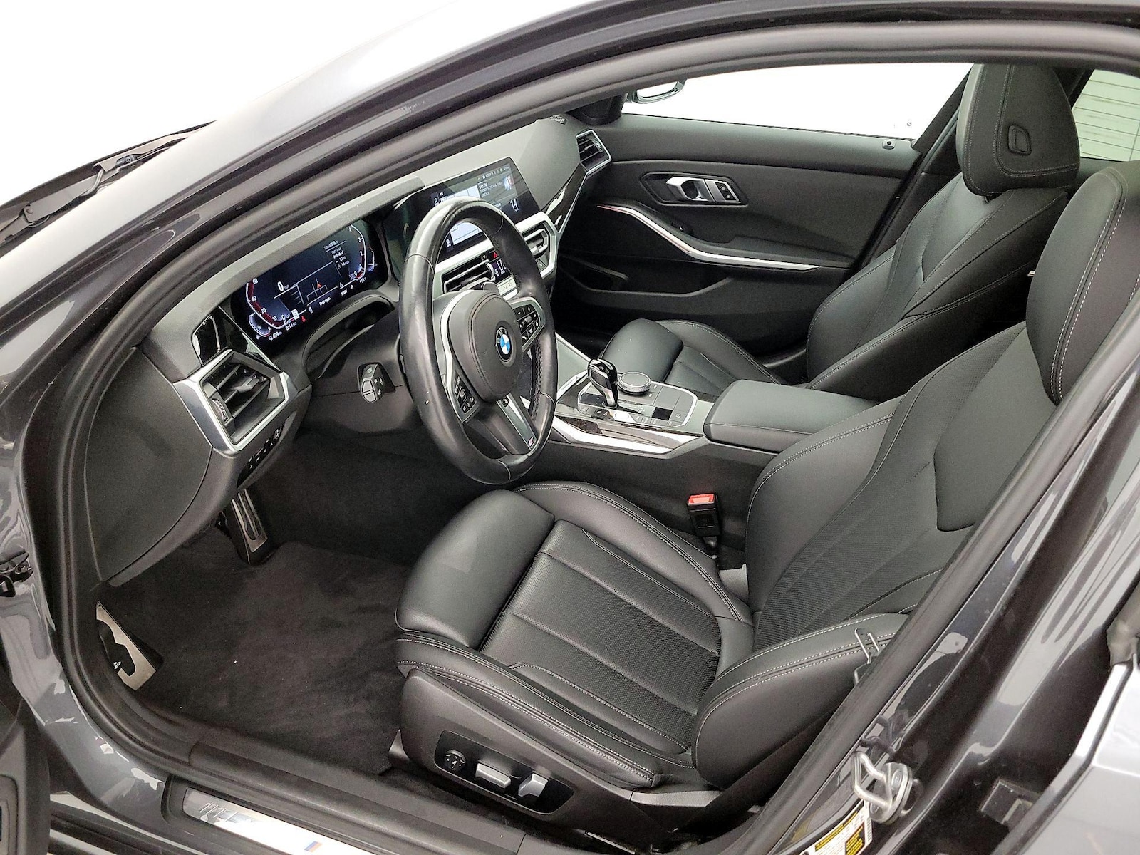 2022 BMW 3 Series 330i - Photo 12