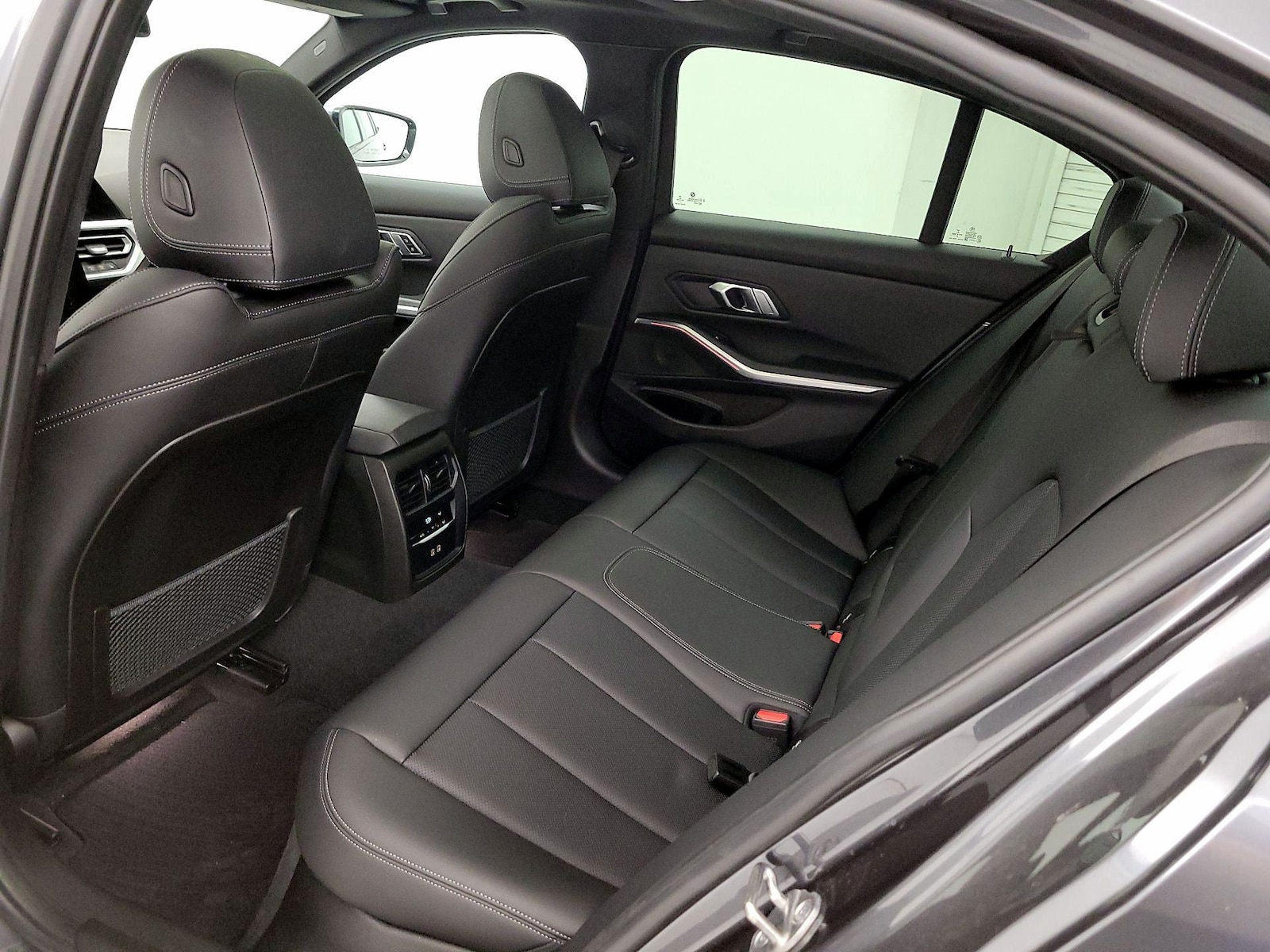 2022 BMW 3 Series 330i - Photo 22