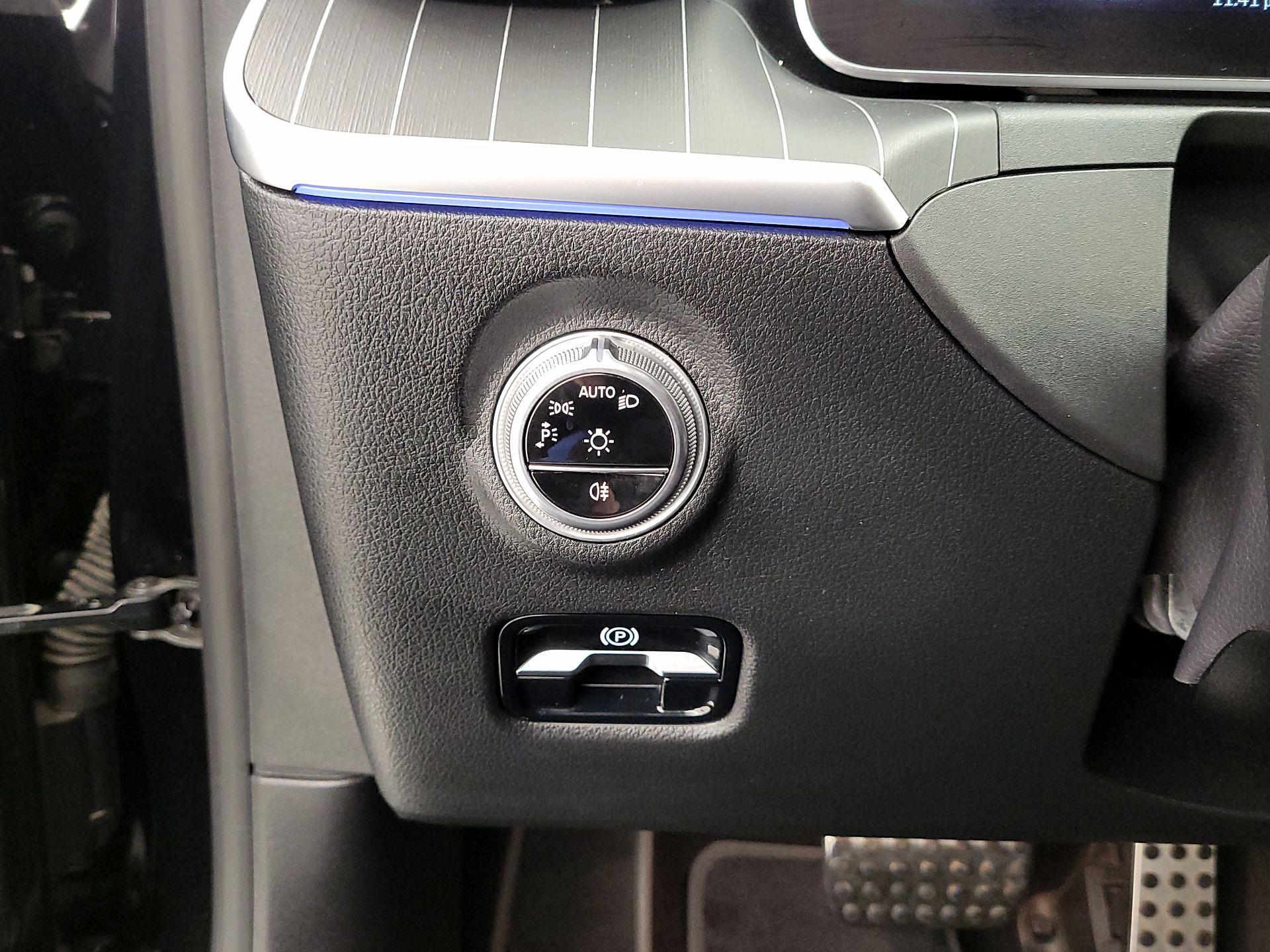 Thumbnail: 2022 Mercedes-Benz C-Class - 13