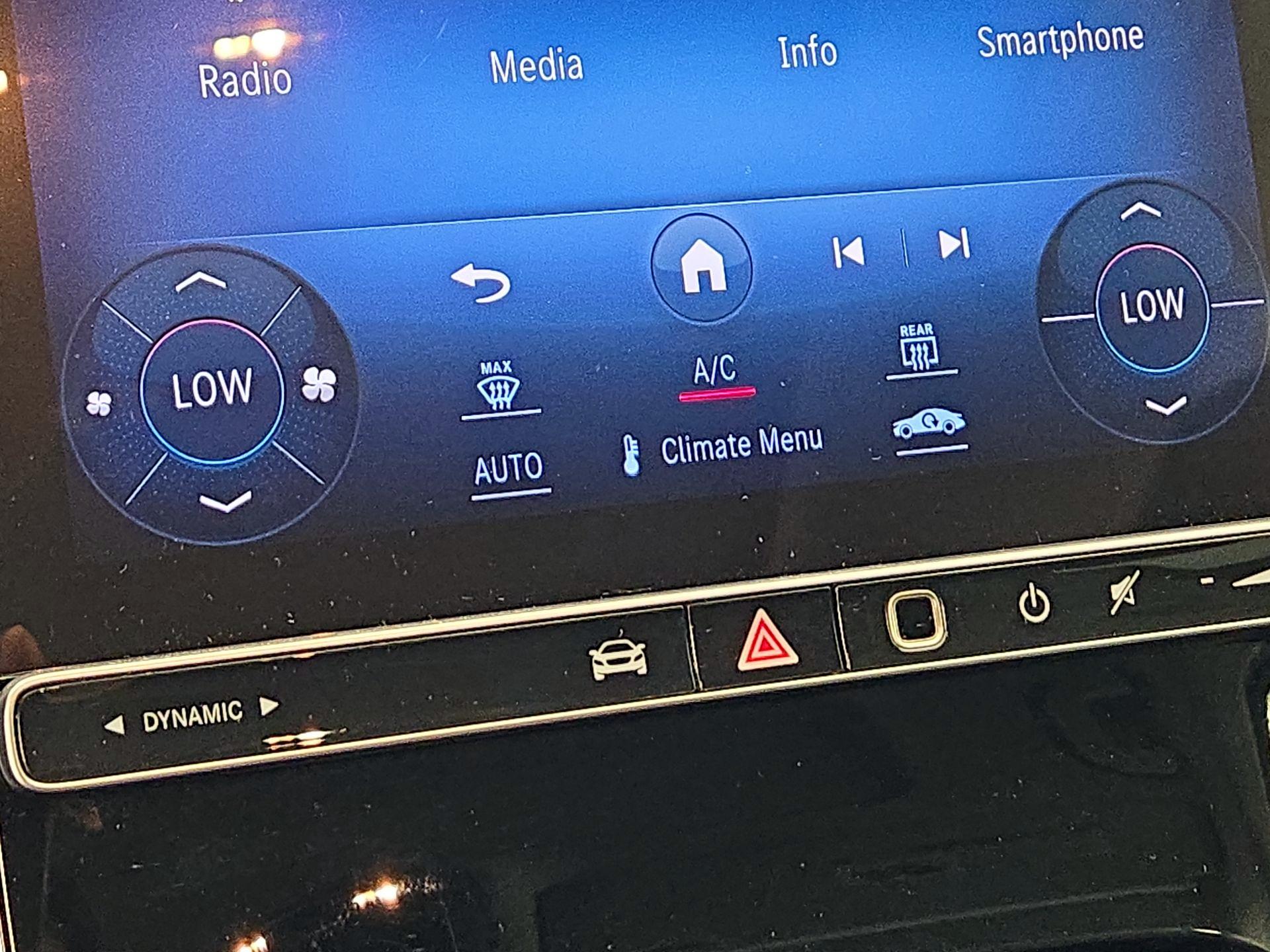 Thumbnail: 2022 Mercedes-Benz C-Class - 16