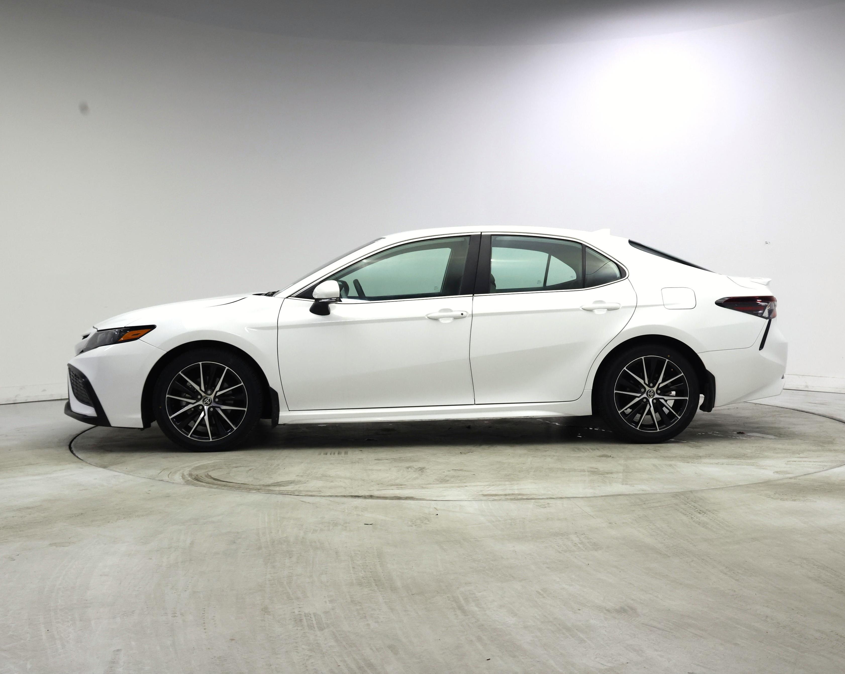 Thumbnail: 2024 Toyota Camry - 3