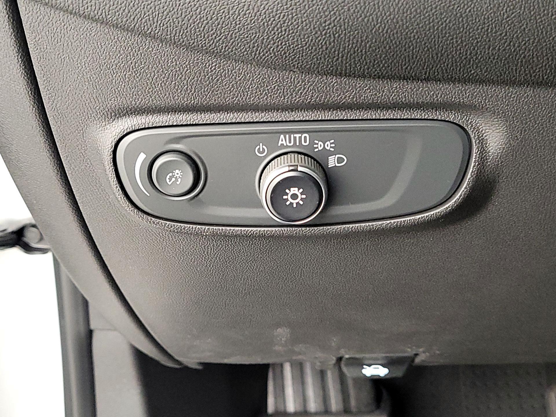 Thumbnail: 2022 Chevrolet Equinox - 13