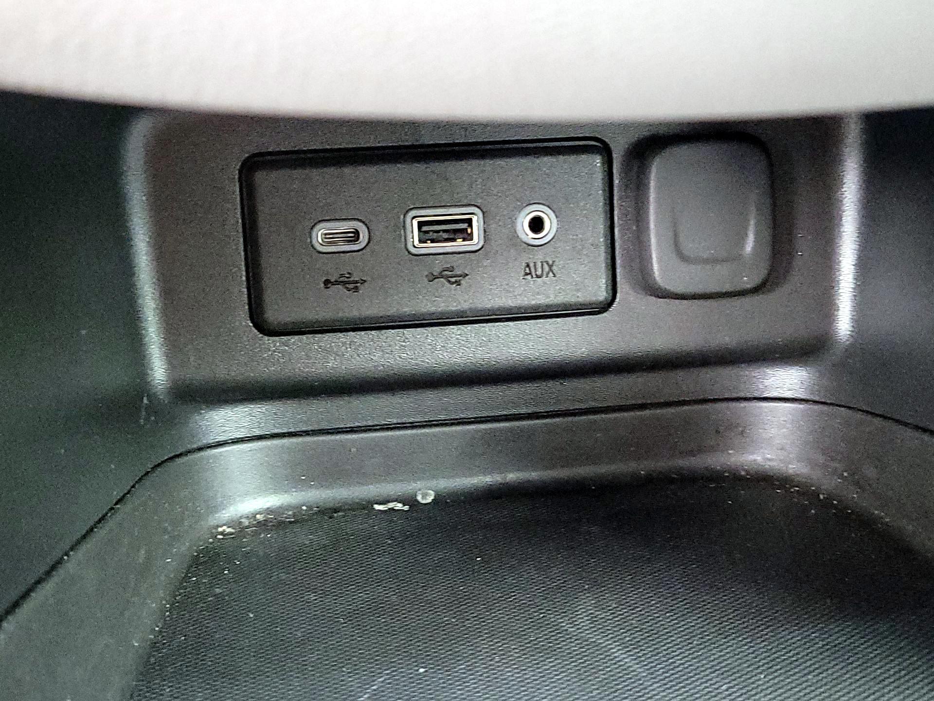 Thumbnail: 2022 Chevrolet Equinox - 18