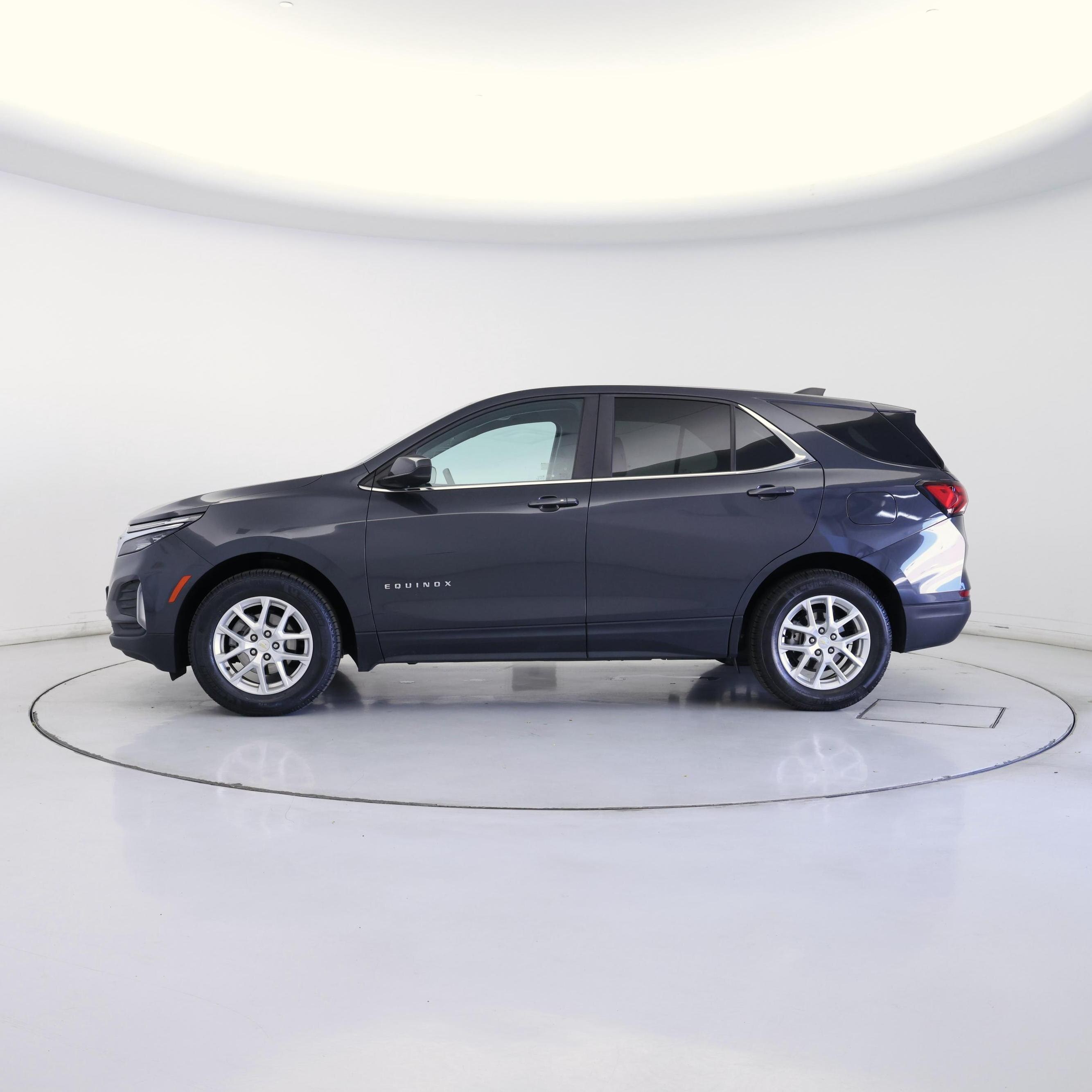 Thumbnail: 2022 Chevrolet Equinox - 3