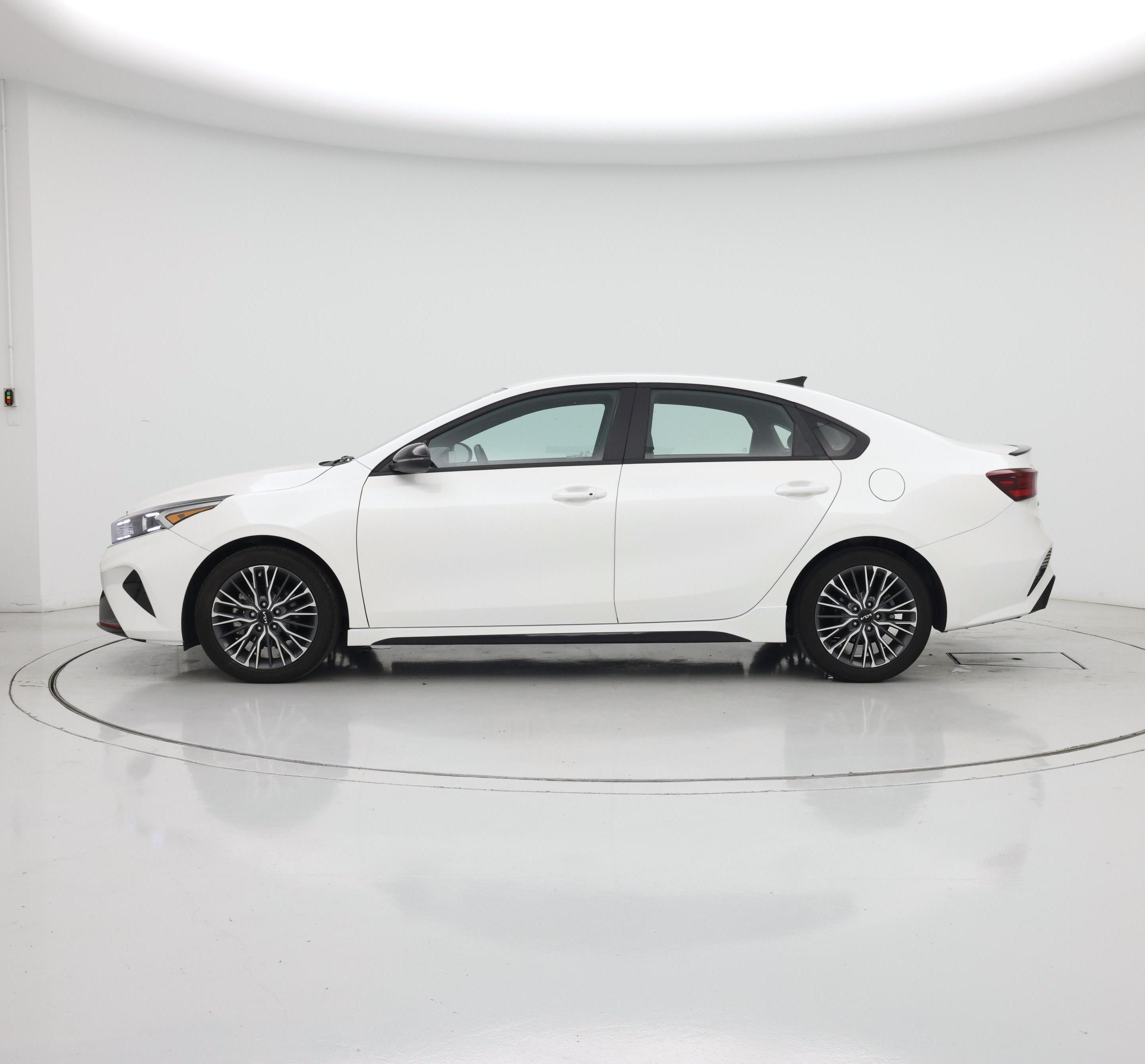 Thumbnail: 2023 Kia Forte - 3