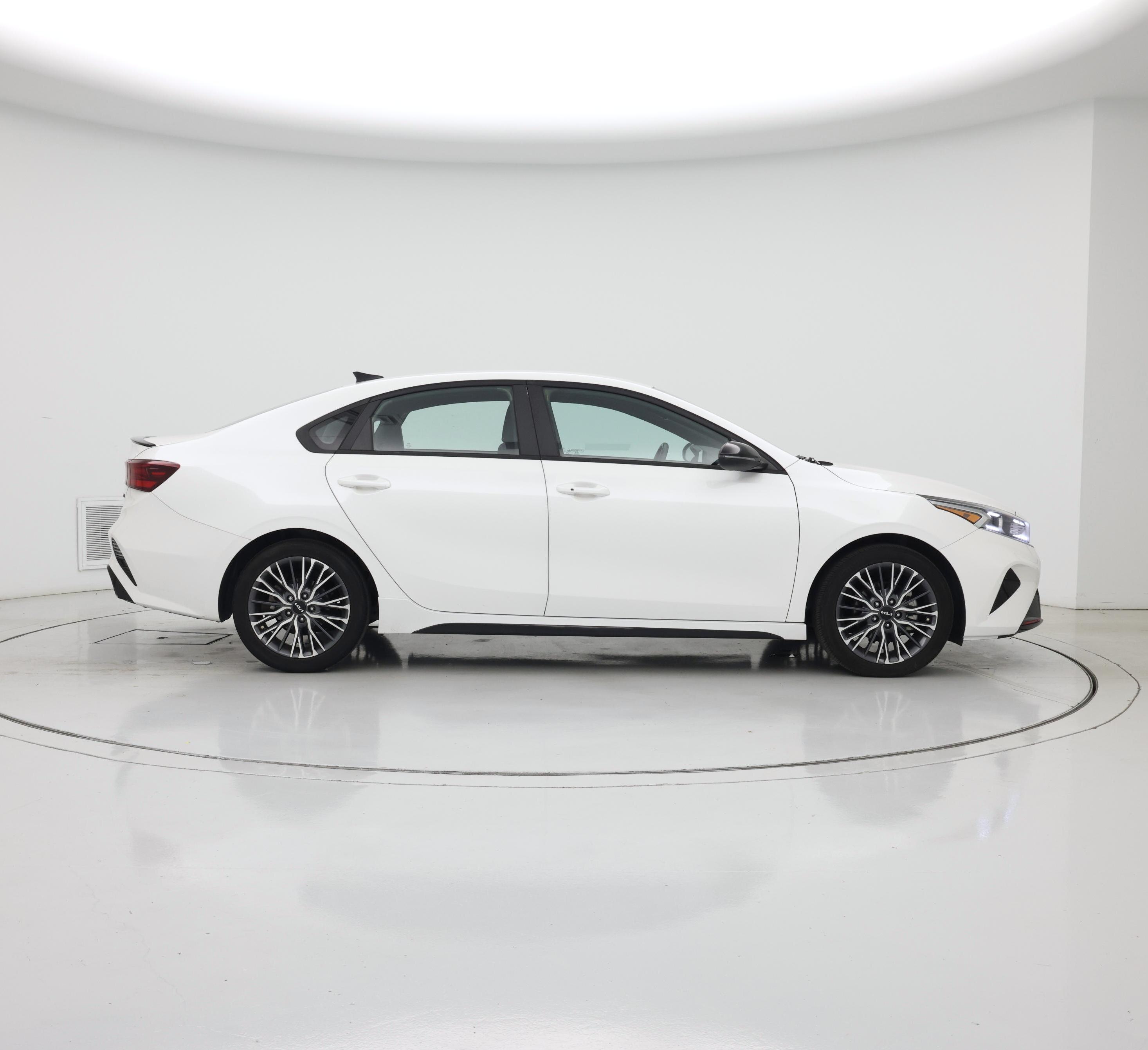 Thumbnail: 2023 Kia Forte - 7