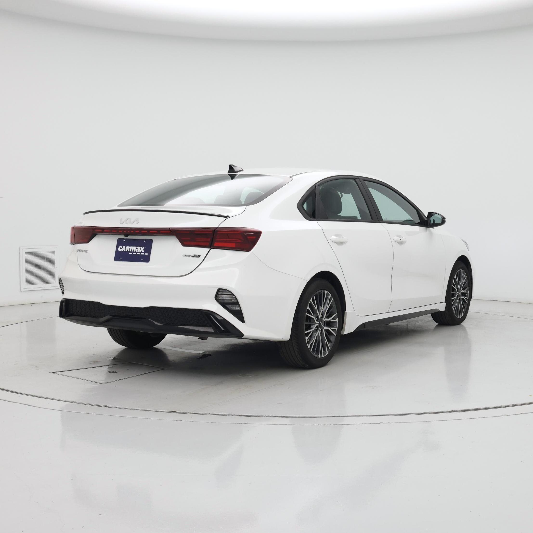 Thumbnail: 2023 Kia Forte - 8