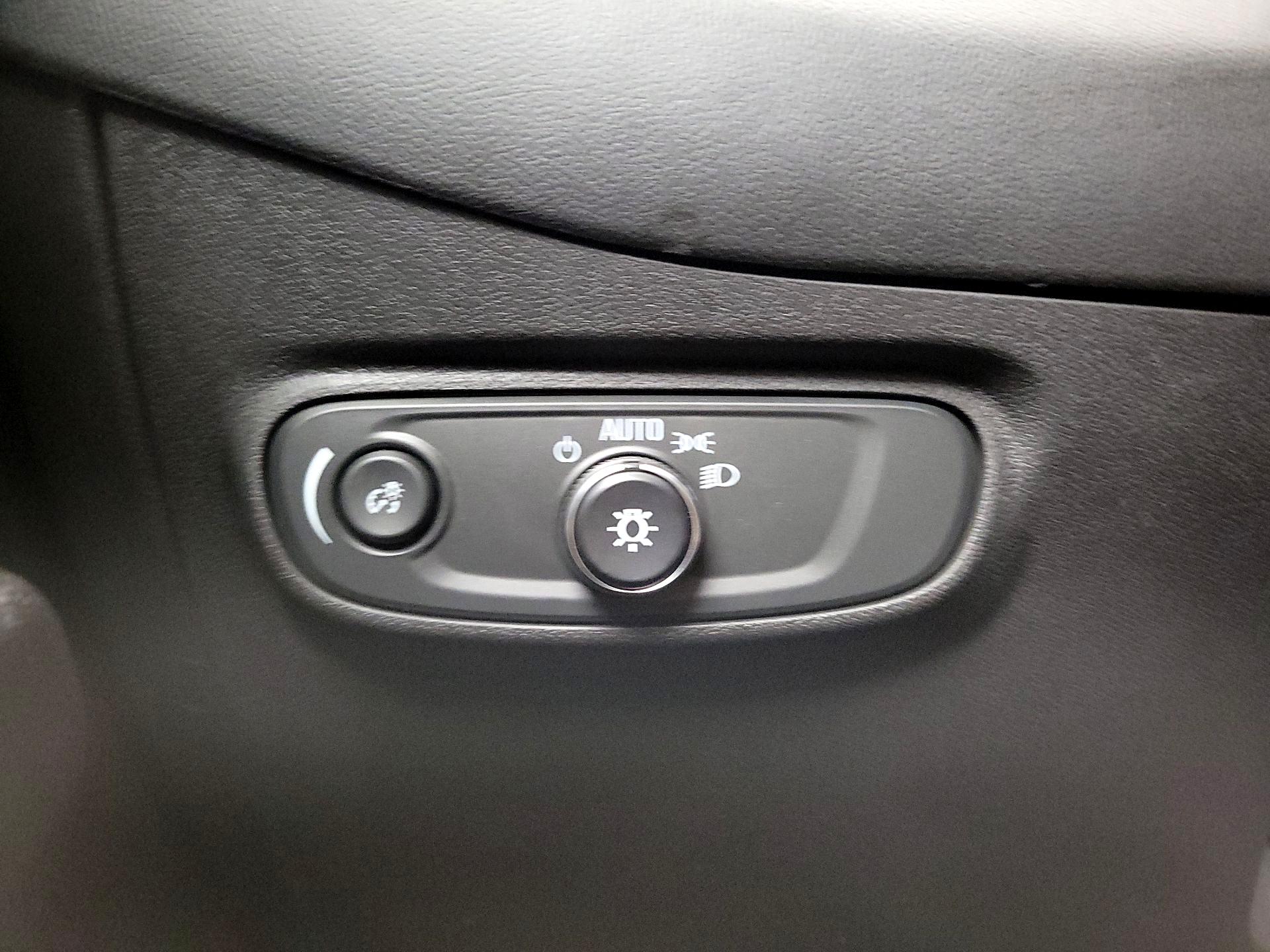 Thumbnail: 2022 Chevrolet Equinox - 13