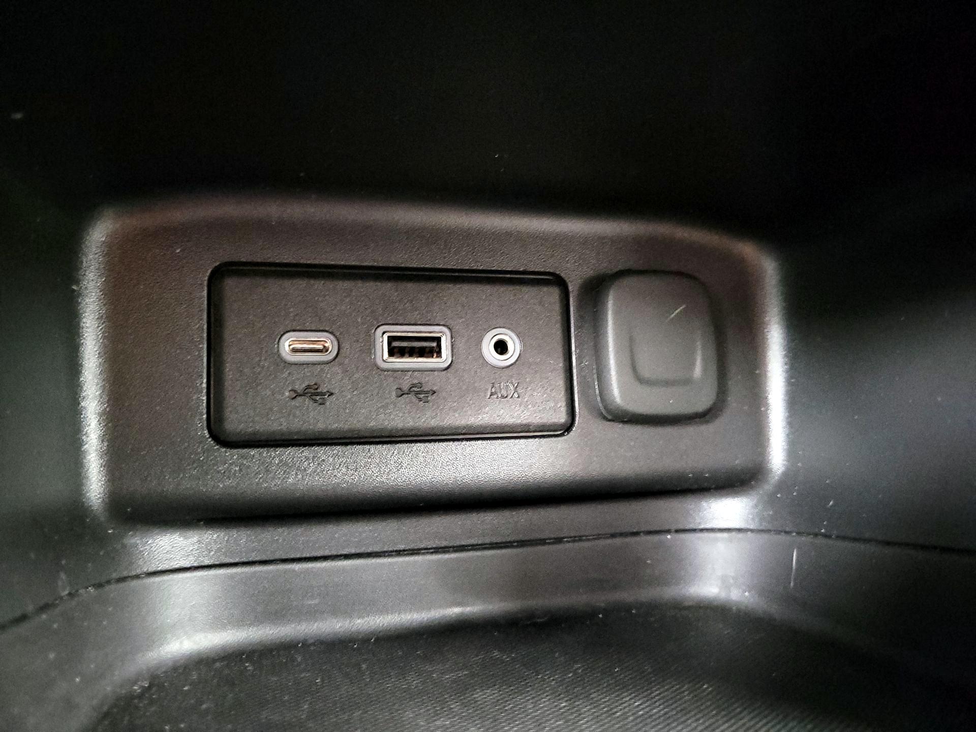 Thumbnail: 2022 Chevrolet Equinox - 18