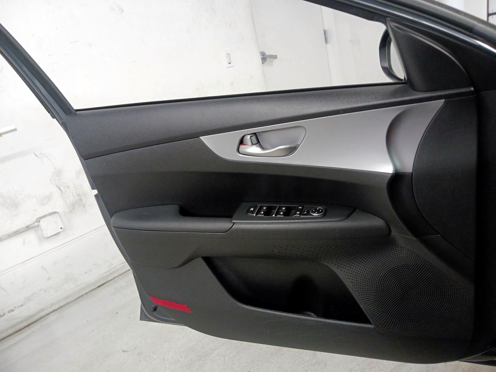 Thumbnail: 2023 Kia Forte - 12