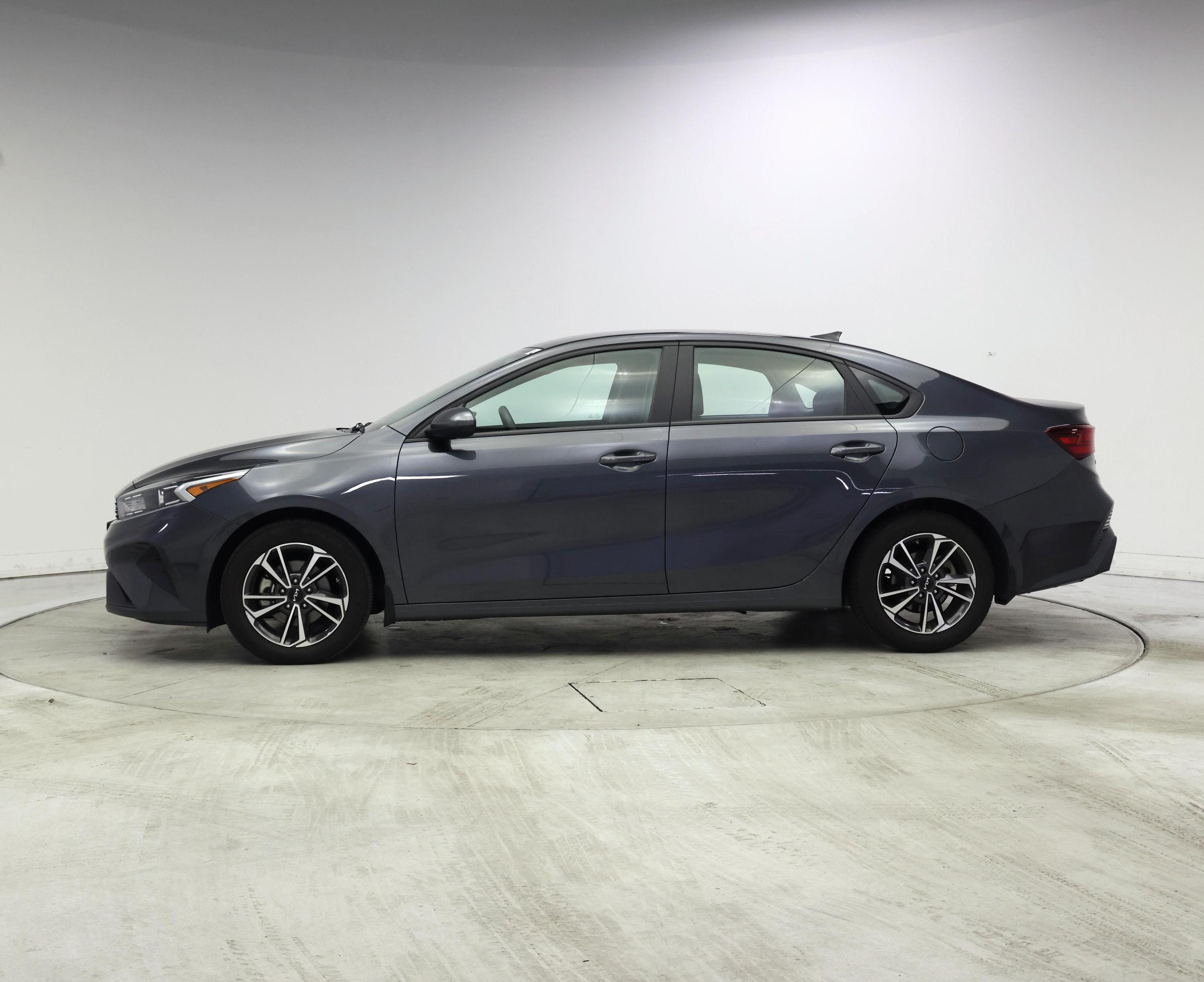 Thumbnail: 2023 Kia Forte - 3