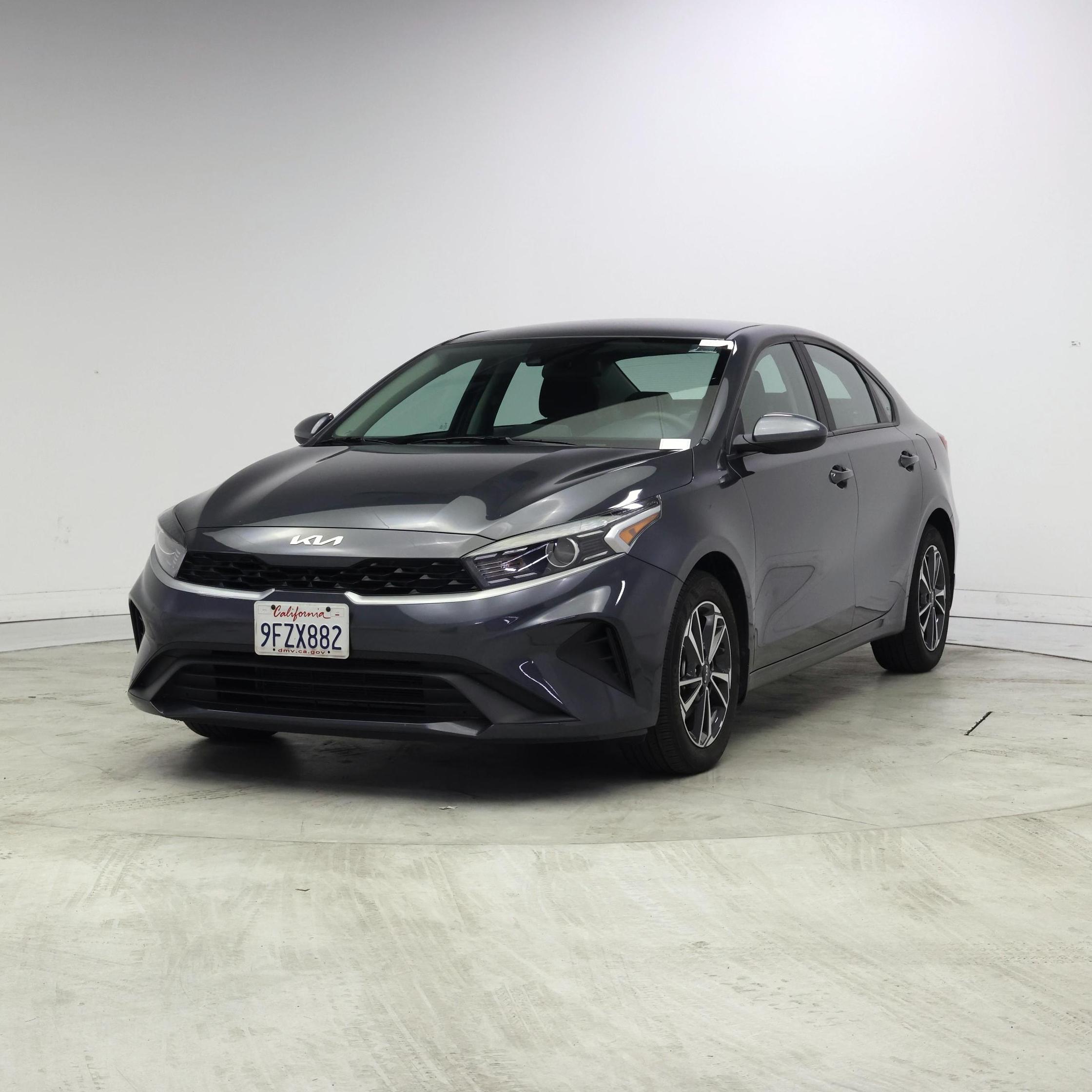 Thumbnail: 2023 Kia Forte - 4