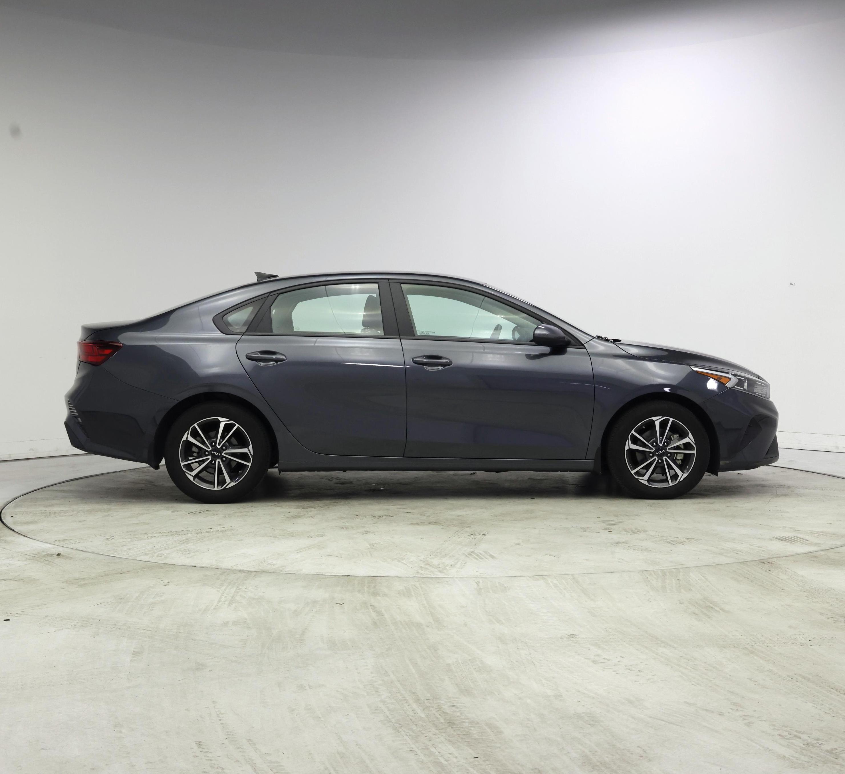 Thumbnail: 2023 Kia Forte - 7