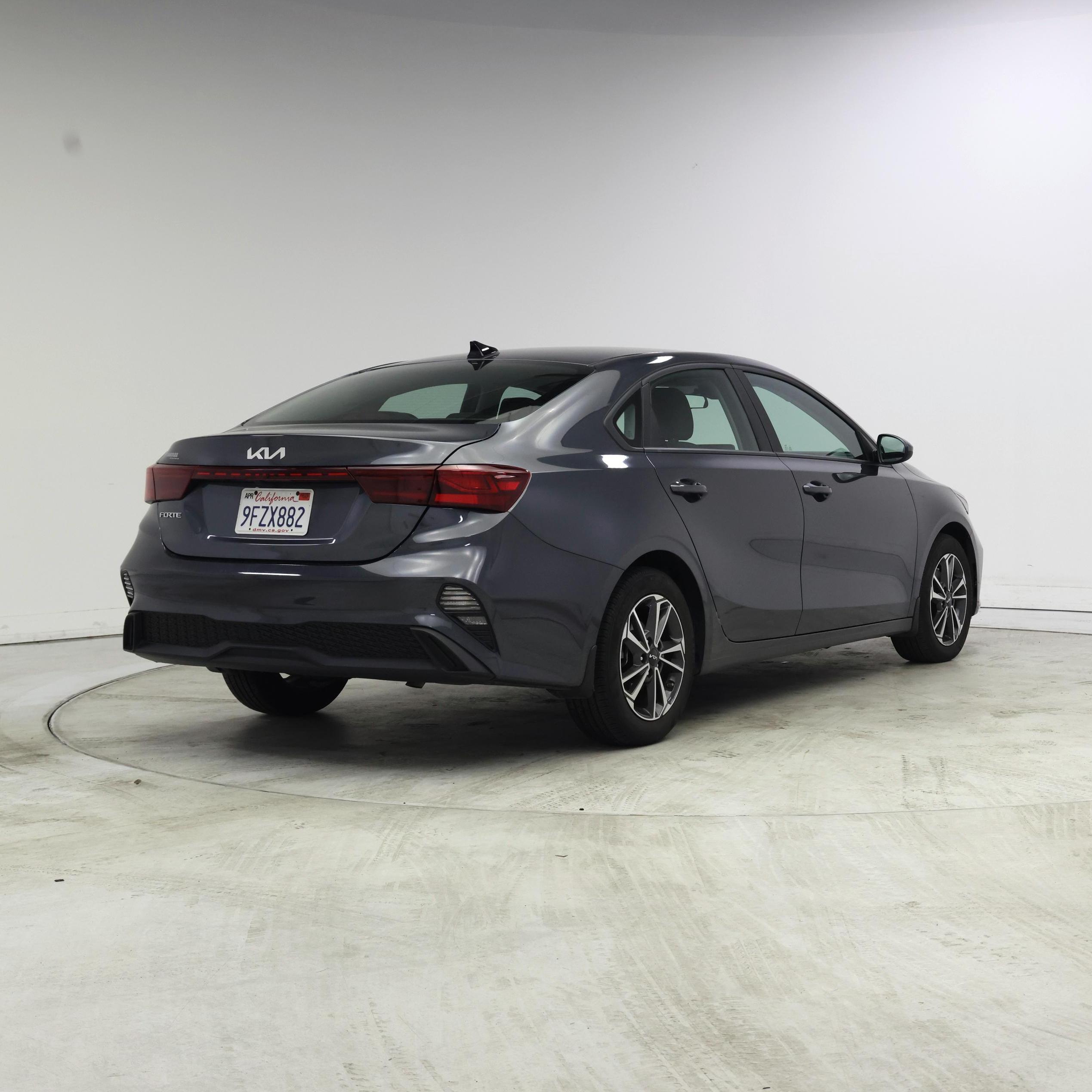 Thumbnail: 2023 Kia Forte - 8