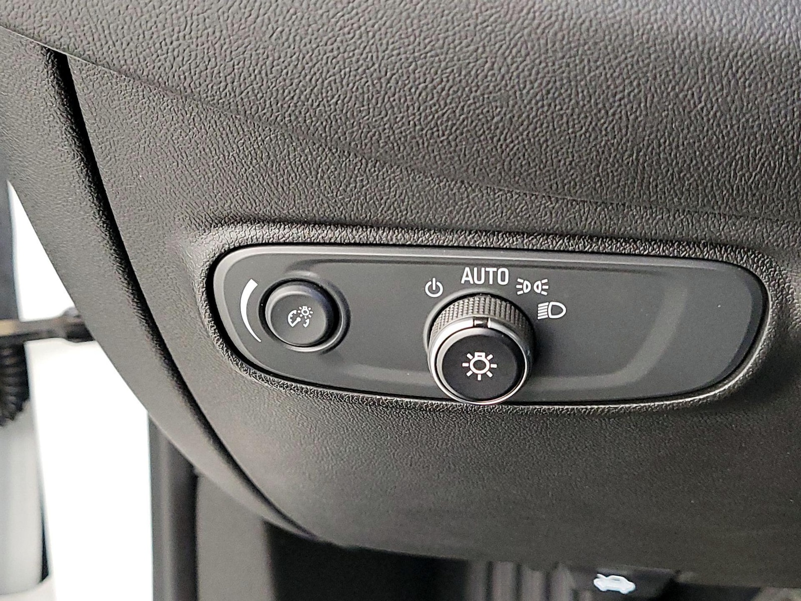 2022 Chevrolet Equinox LS - Photo 14