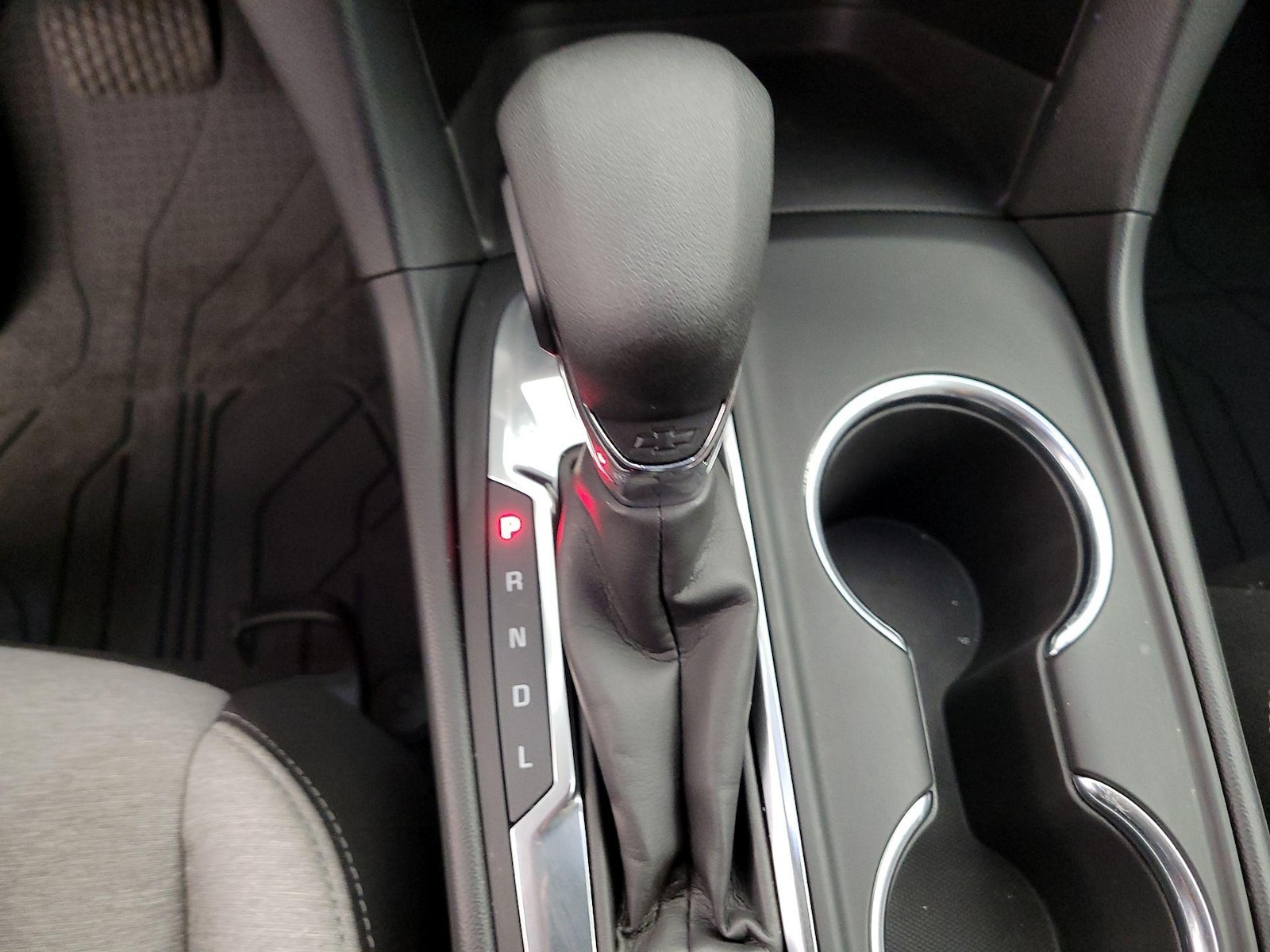 2022 Chevrolet Equinox LS - Photo 18