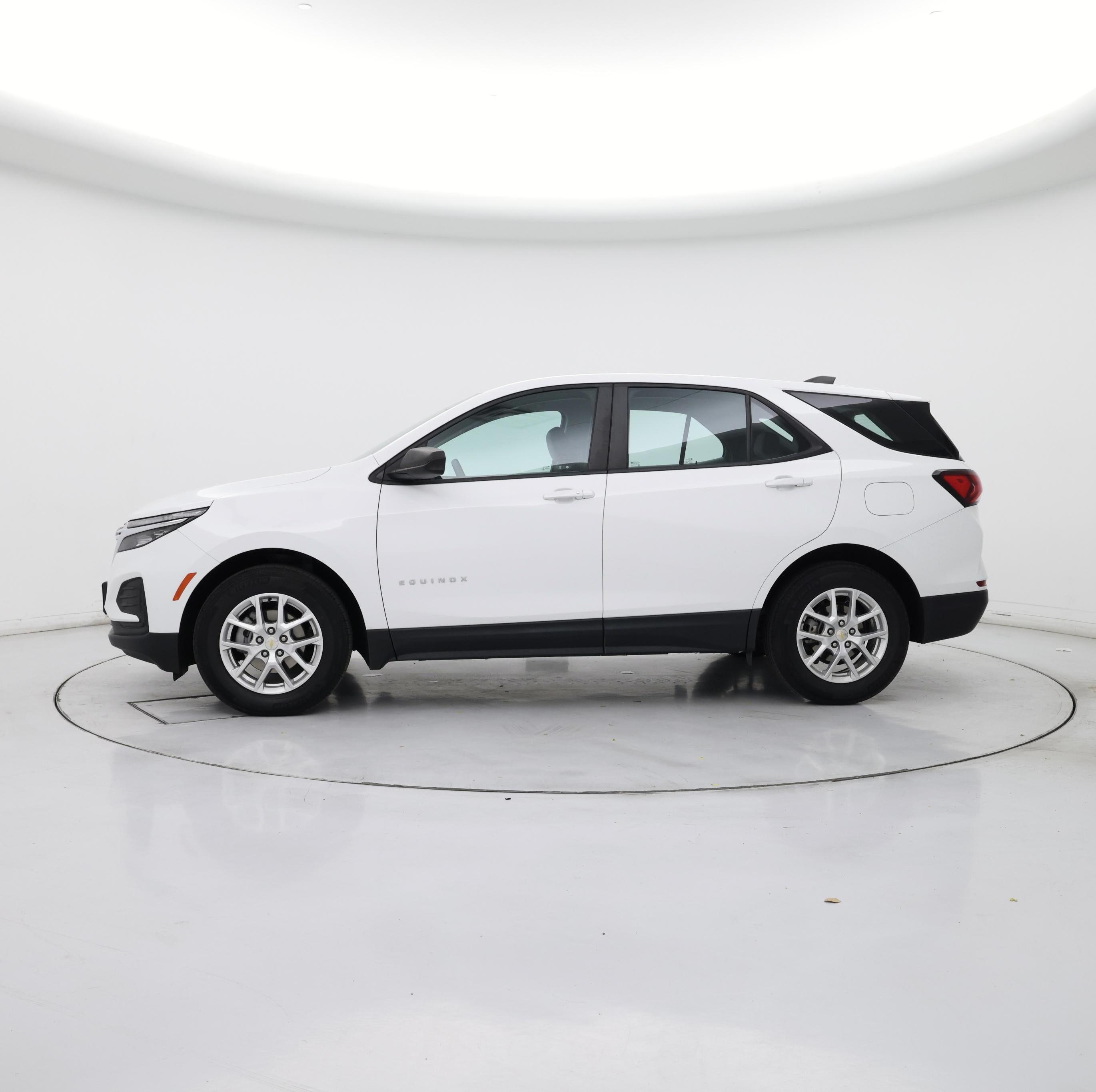 Thumbnail: 2022 Chevrolet Equinox - 3