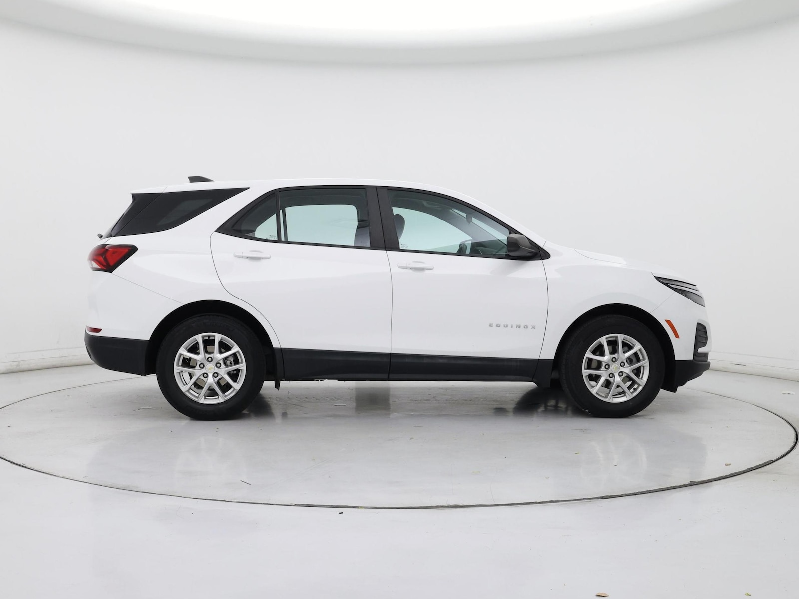 2022 Chevrolet Equinox LS - Photo 8
