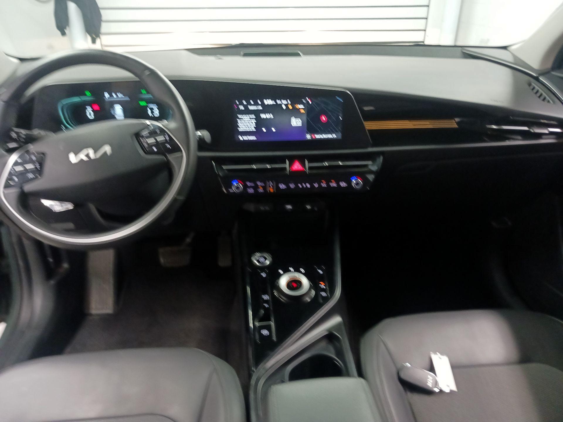 Thumbnail: 2023 Kia Niro - 9